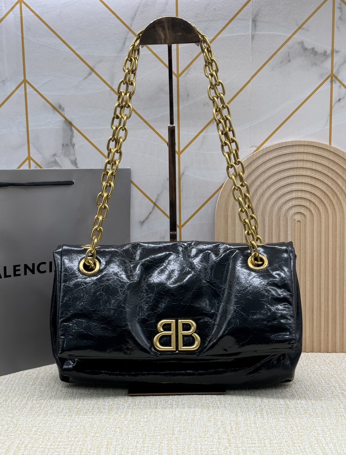 Balenciaga MONACO SMALL CHAIN BAG IN BLACK 28cm กระเป๋าทรงโท้ทใบใหญ่ งานหนังยับสวยเต็มใบ เกรดออริ สลับแท้ 1:1 ใช้งานต่างประเทศได้