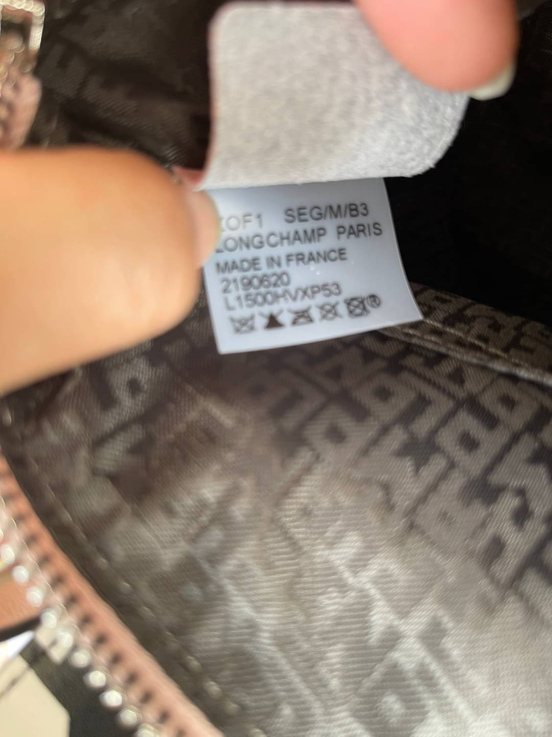 Longchamp year of the Ox Capsule / Longchamp Year of OX LE PLIAGE CUIR TOP HANDLE BAG XS ต้อนรับปีวัวด้วยคอลเล็คชั่นพิเศษ วัสดุหนังเมทิส (Metis) หรือหนังแกะเนื้อนุ่มมาพร้อมหูจับขนาดสั้นเหมาะถนัดมือ