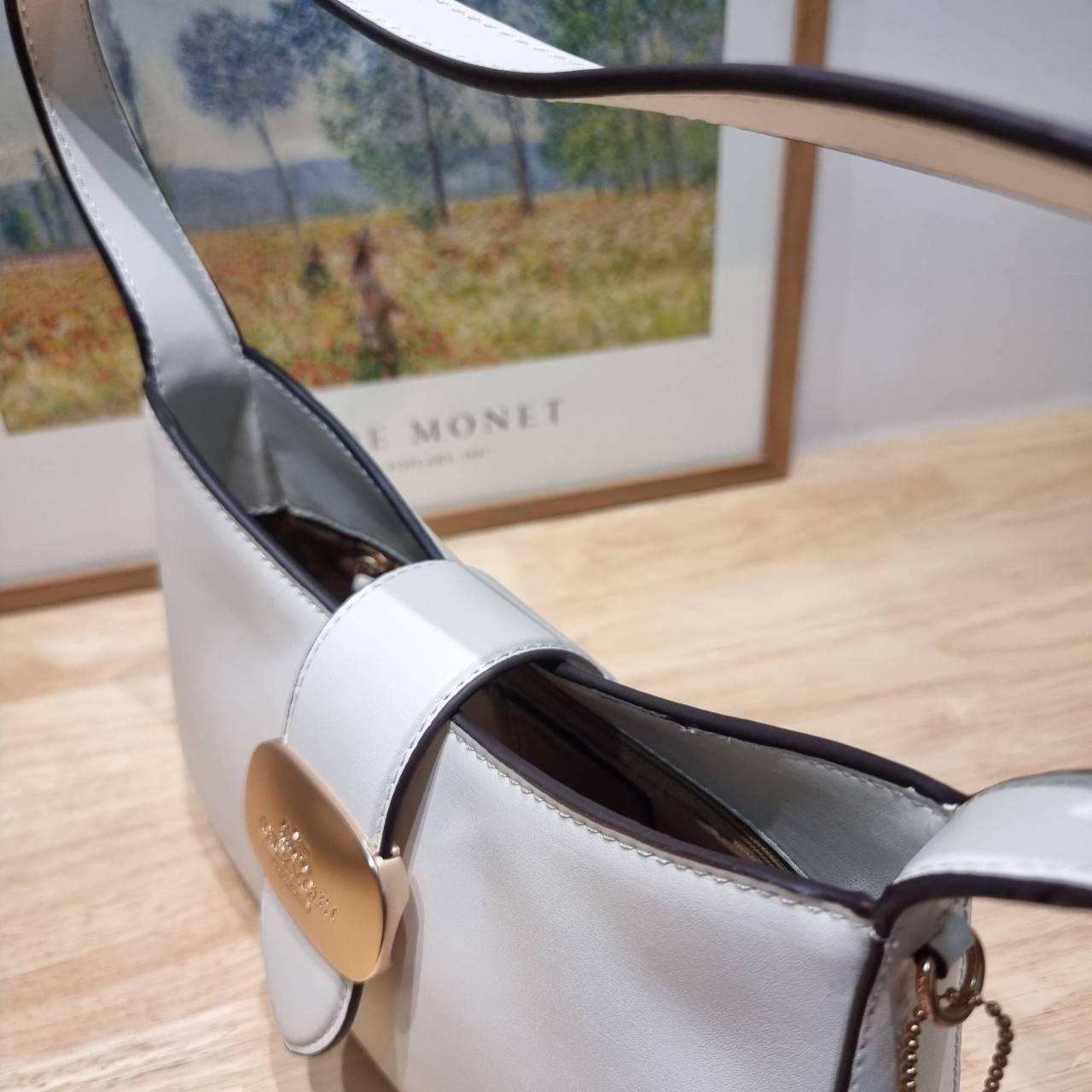 COACH ELIZA SHOULDER BAG IN SIGNATURE CANVAS CR532 / CR533 กระเป๋าสะพายไหล่ทรงโฮโบสุดหรู ดีไซน์โลโก้แบบใหม่สวยเด่น เกรดท็อปออริ เกรดดีสุด สลับแท้ 1:1 ใช้ต่างประเทศได้