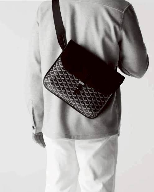 ORI หนังแท้ | Goyard Coursier Messenger bag กระเป๋าทรงแมสเซ็นเจอร์ดีไซน์ใหม่เพรียวบาง น้ําหนักเบากะทัดรัด ภายในมีช่องหลักขนาดใหญ่และกระเป๋า มีช่องด้านหลังสําหรับจัดเก็บสิ่งจําเป็นในชีวิตประจําวัน