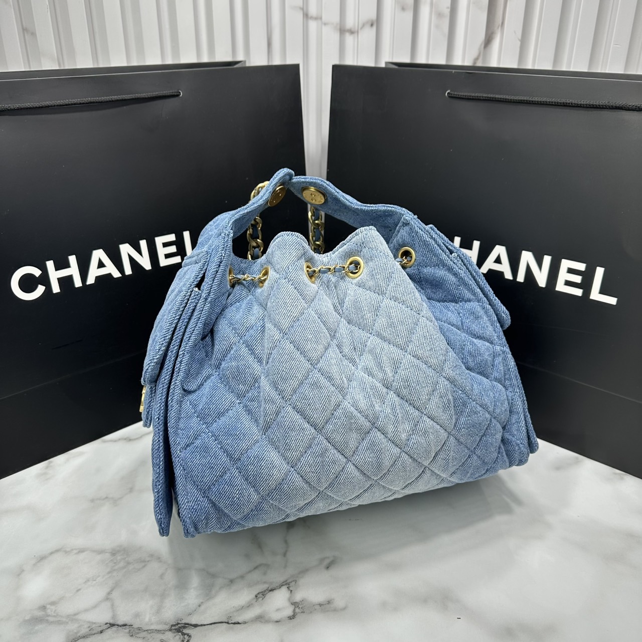 ORI หนังแท้ | 25cm CHANEL 25 Small Handbag Spring-Summer 2025 กระเป๋าสะพายรุ่นใหม่สุดฮอตแห่งปี หนังแท้ลายเกรน ที่สุดแห่งความไอคอนิก มาพร้อมใบเล็ก อะไหล่สีทองสวยหรู