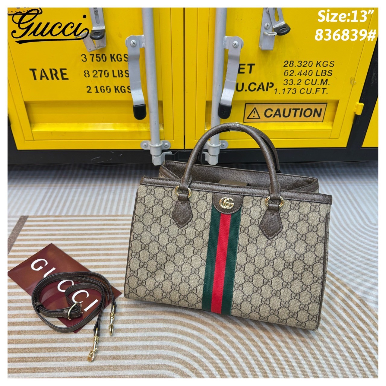 GUCCI Ophidia tote bag กระเป๋าสะพายทรงโท้ท คอลสุดคลาสสิก ใบใหญ่กำลังดี จุคุ้ม โดดเด่นด้วยลวดลายคลาสสิคเอกลักษณ์ วัสดุหนังแคนวาส ภายในโล่งกว้างมาก