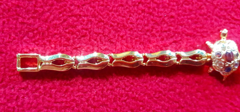 สินค้าหมดค่ะ ชุดสร้อยข้อมือและต่างหูเต่าพลอยนพเก้าเสริมโชคลาภ เงินทอง อายุยืนค่ะ