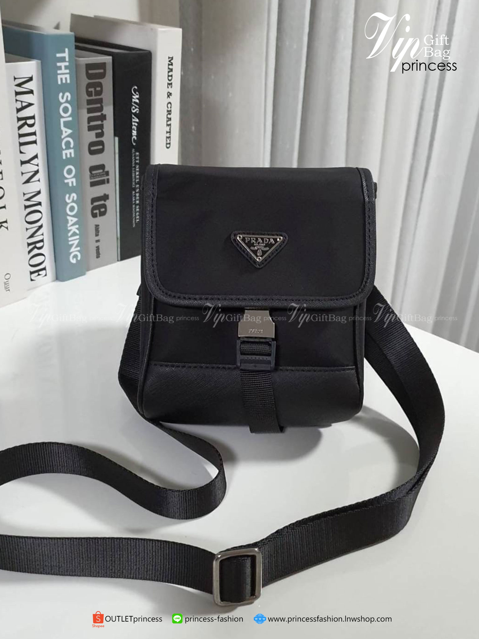 รุ่นใหม่ล่าสุด 2020 !!! Prada crossbody nylon bag ขนาดกะทัดรัด พกพาสะดวก