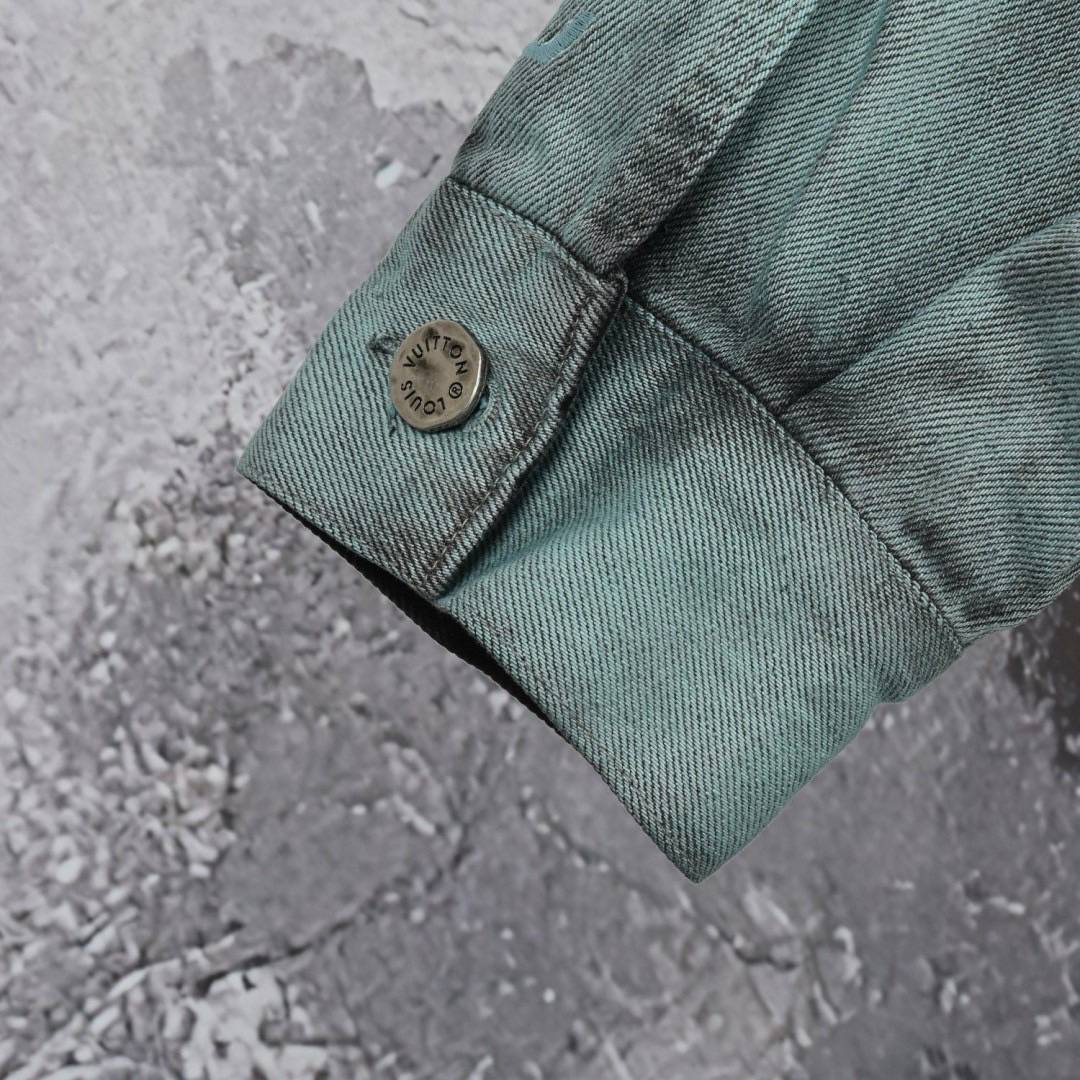 LV JACKET JEAN DENIM เสื้อแจ็คเก็ตยีนส์ฟอกไล่สี แบรนด์หรู เนื้อผ้าอย่างดี สวยงาม มีป้ายแท็กที่คอเสื้อ ใส่ได้ทั้งผู้หญิง/ผู้ชาย 🧡เกรดท็อปออริ เกรดดีสุด