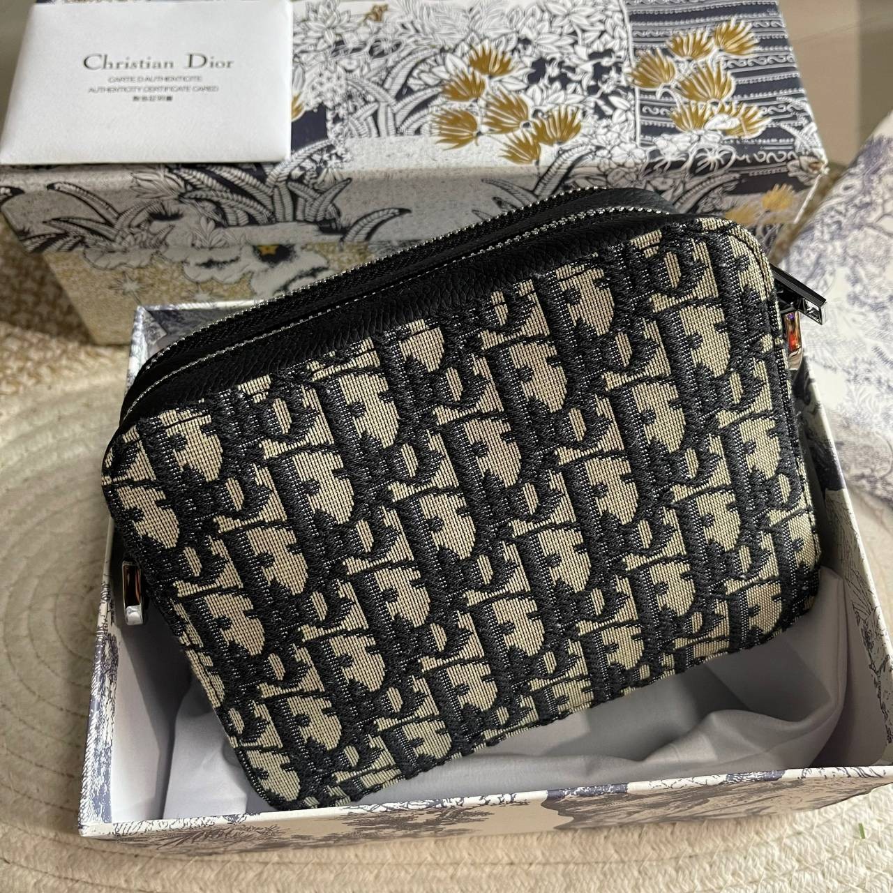 ORI 🥂 หนังแท้ DIOR POUCH WITH SHOULDER STRAP Oblique Jacquard พร้อมส่งที่ไทย งานหนังแท้และผ้าแจ็คการ์ดออริจินอล ภาพสินค้าถ่ายจากงานขายจริง ใช้งานต่างประเทศได้