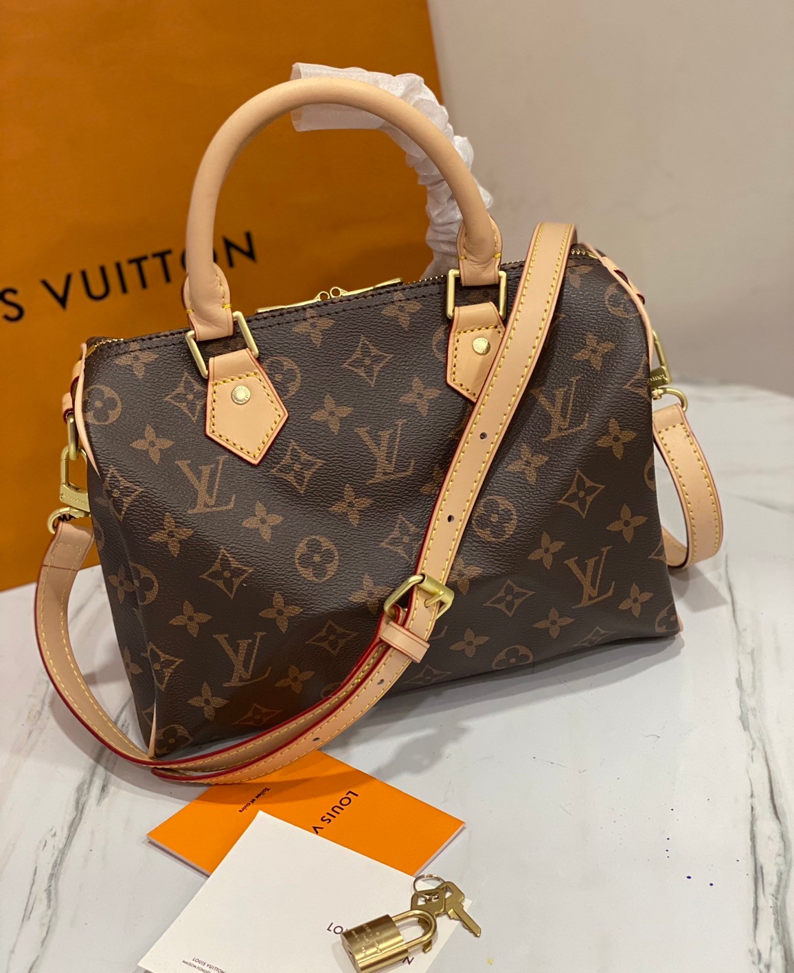 LV Speedy 25 DAMIER / MONOGRAM กระเป๋าทรงหมอน รุ่นท็อปฮิต เกรดออริ ใช้ต่างประเทศได้ ด้วยรูปทรงสวยตลอดกาล ใช้ได้กับทุกลุค ทุกโอกาส ภายในโล่งกว้างมาก ใส่ของสำคัญได้ครบแน่นอนจ้า