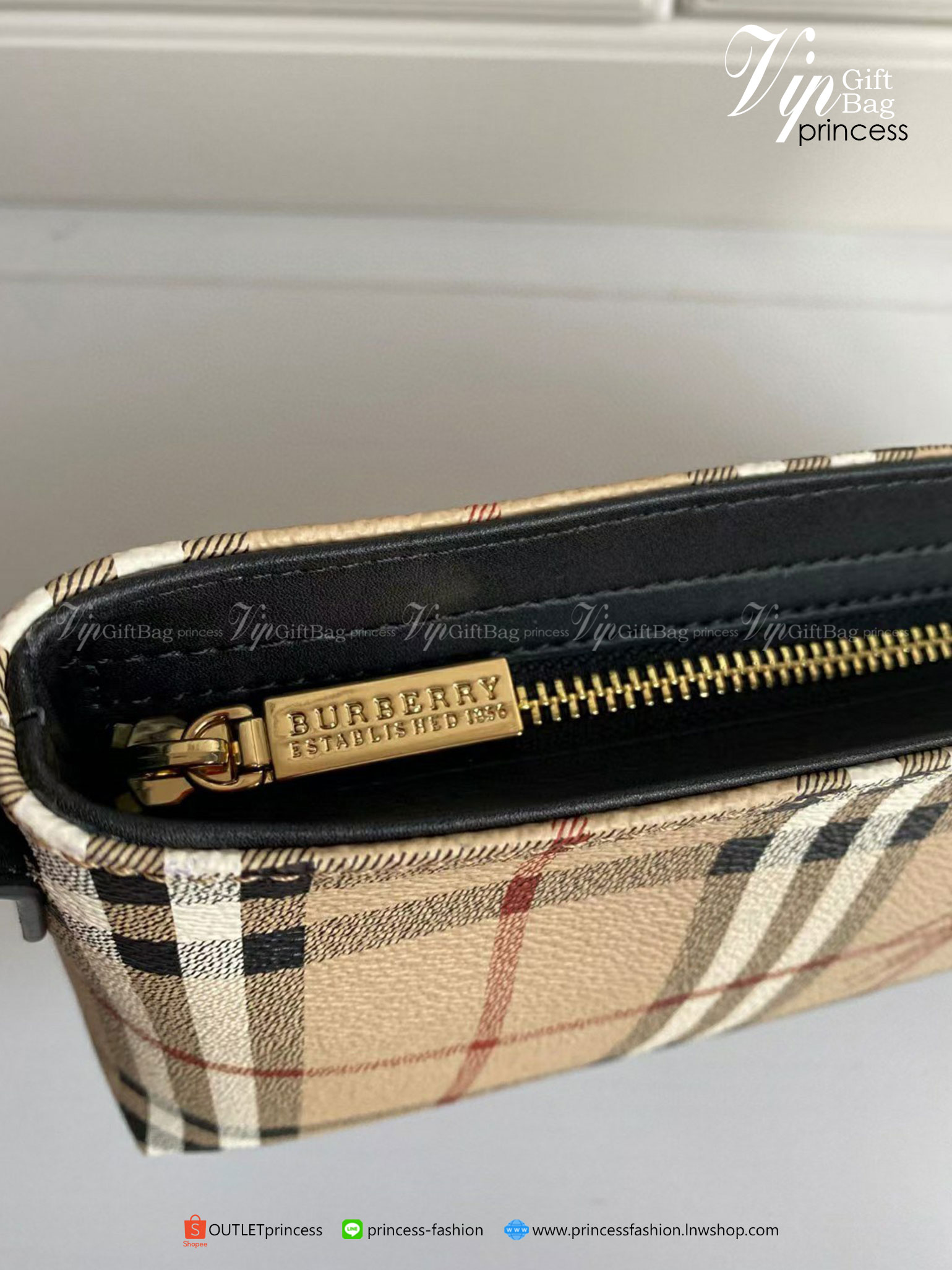 พรีเมี่ยมกิ๊ฟแท้ 100% BURBERRY CROSSBODY VINTAGE BAG VIP GIFT WITH PURCHASE (GWP)