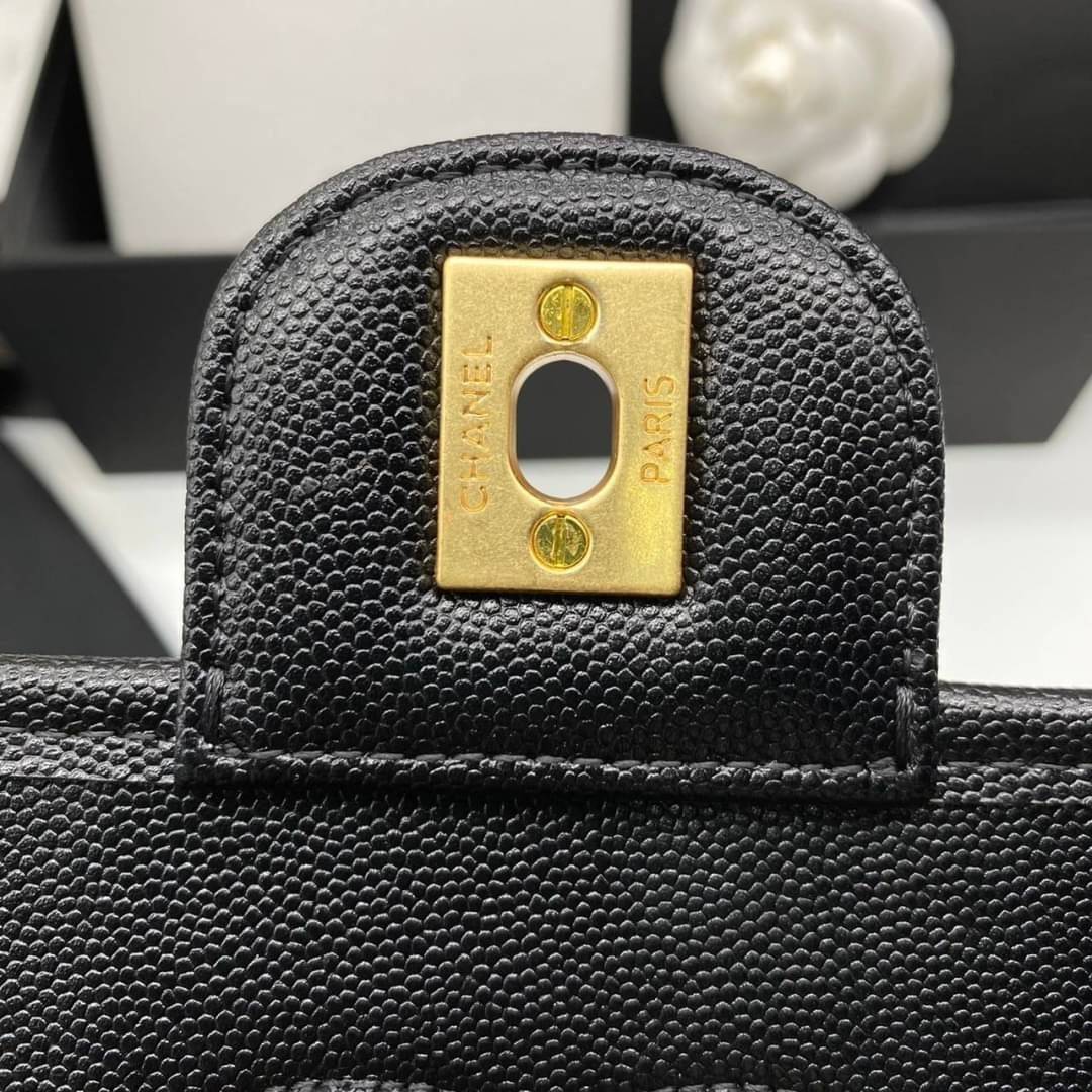 Chanel Mini Handle Flap bag / Chanel mini square flap bag with handle “school memory bag” เกรดออริจินอล กระเป๋าสะพายทรงเหลี่ยมมาใหม่ พร้อมหูหิ้วด้านบน งานหนังสวยมาก เปิดด้านหน้า หนังคาเวียร์ลายคลาสสิค รุ่นยอดนิยมไอเท็มฮิต