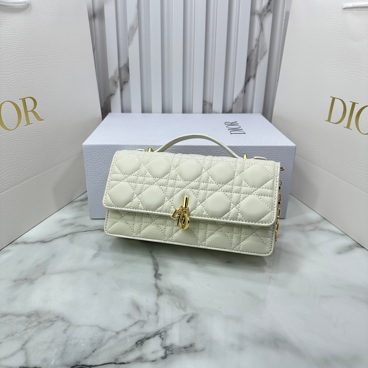 8.5" DIOR My Dior Mini Bag / Dior Clutch Bag กระเป๋าสะพายทรงคลัชทันสมัย หรูหราสง่างาม จะถือหรือสะพายก็ดูดีมีระดับ เกรดออริ 1:1 ใช้งานต่างประเทศได้