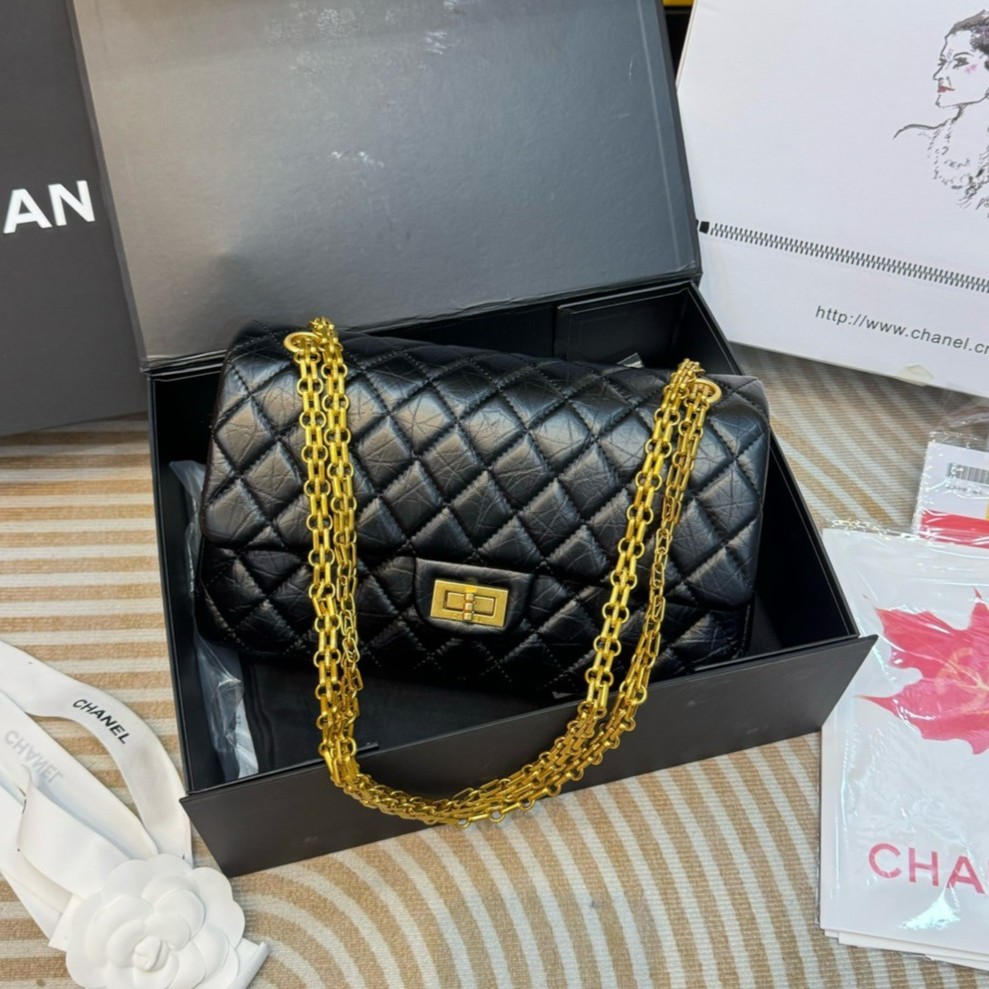 Chanel 2.55 Handbag กระเป๋าสะพายสุดคลาสสิกวินเทจ ดีไซส์หนังยับหรูหราชวนสะสม สุดยอดเดอะเบสท์ไอเท็ม พร้อมเสิร์ฟครบชุด สุดคุ้ม