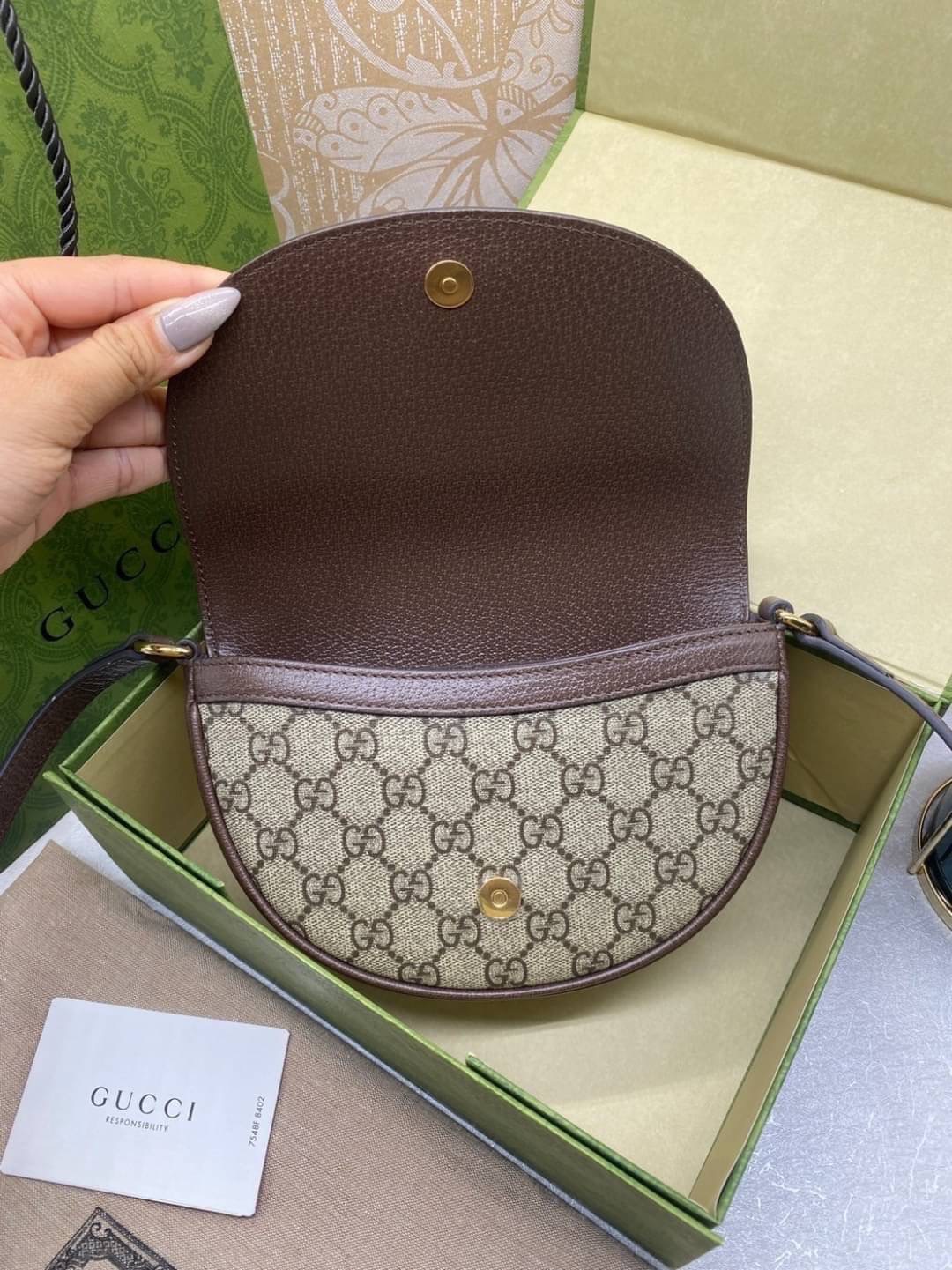GUCCI OPHIDIA MINI GG SHOULDER BAG กระเป๋าสะพายทรงครึ่งวงกลมผสมผสานกับดีไซน์ร่วมสมัย เกรดท็อปออริจินอล 1:1 สลับแท้ หนังแท้ผสมแคนวาส ใช้งานต่างประเทศได้