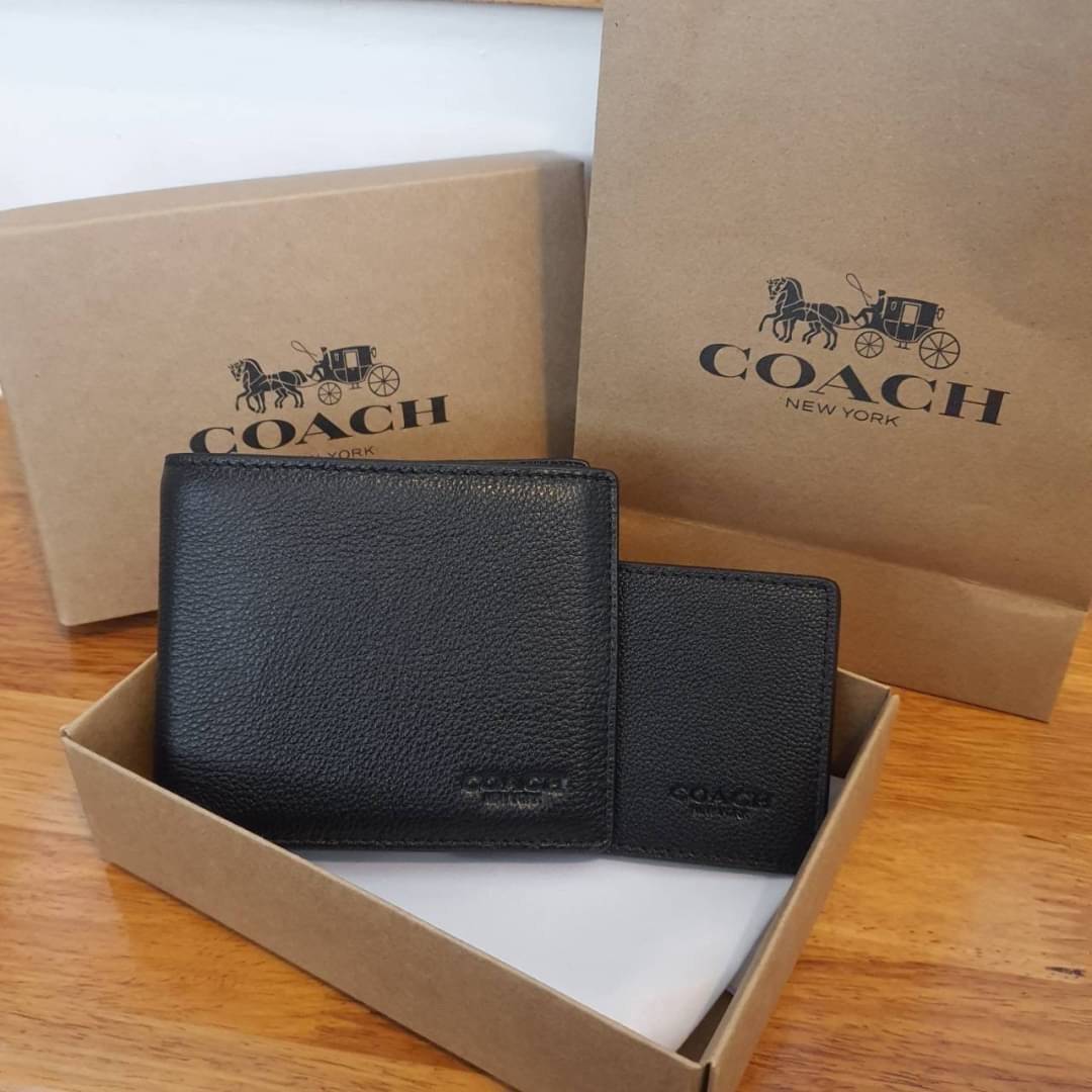 OUTLET 】พร้อมส่งเซ็ตสุดคุ้ม! มาครบ3สีขายดี เซ็ตกระเป๋าสตางค์+กระเป๋าที่ใส่บัตร แบรนด์ดังอย่าง COACH (FACTORY OUTLET) ที่มาพร้อม GIFT BOX สุดหรูอุปกรณ์ครบ! หนังลายและสีเดียวกันทั้งสองใบ ด้านในใส่บัตรได้หลายใบ พร้อมช่องใส่ธนบัตรอีกสองช่อง + ที่ใส่บัตรเพิ่ม(
