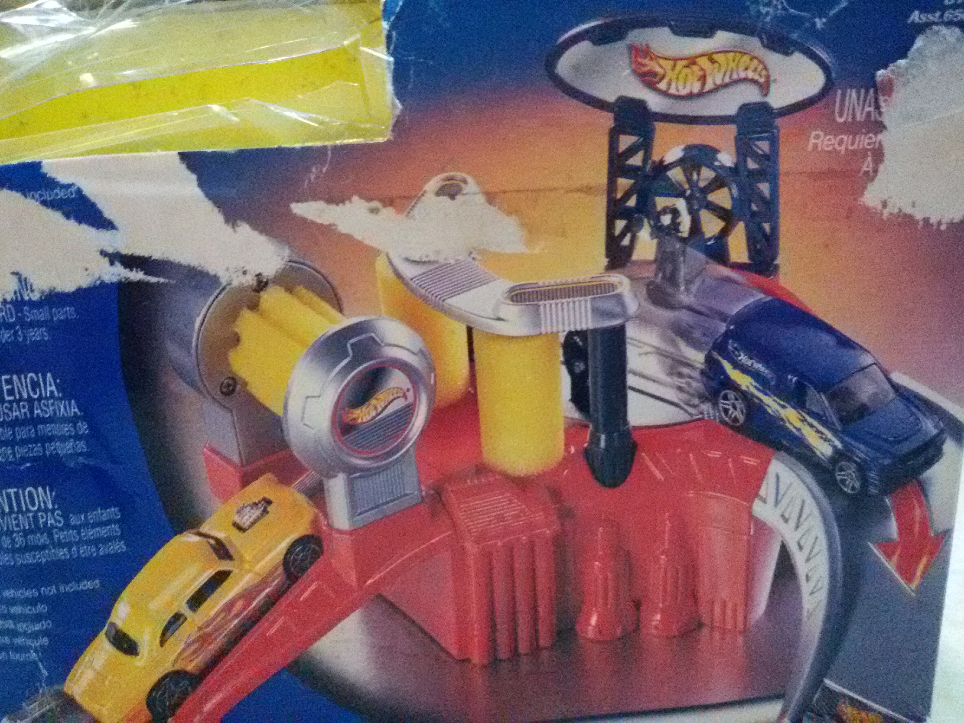 Hot Wheels Detail Center Playset รางรถฮีอตวิลมือหนึ่งกล่องไม่สวยค่ะ