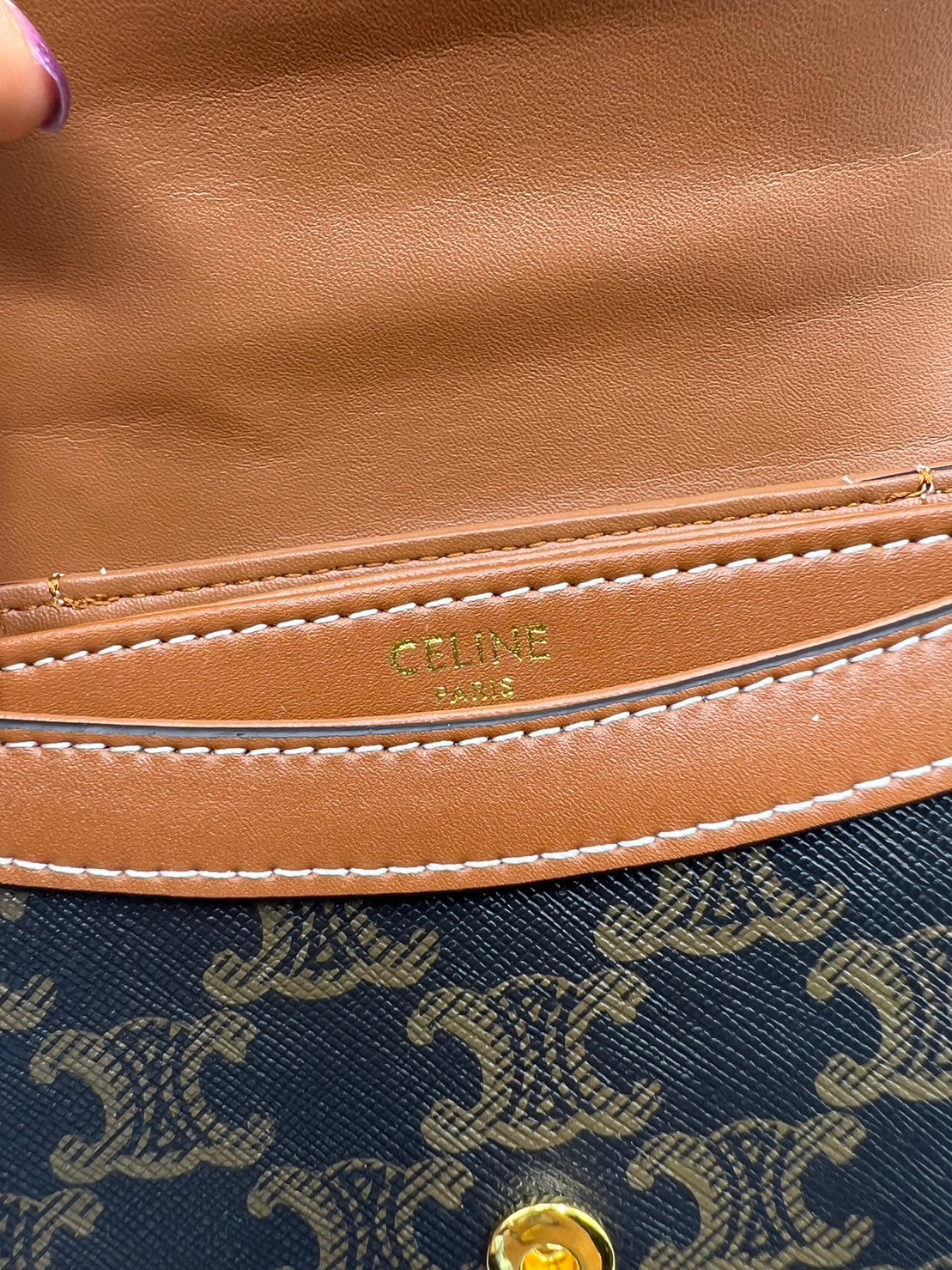 CELINE Mini besace triomphe in shiny top handle กระเป๋าสะพายคาดลำตัวพร้อมหูจับถนัดมือ น่ารักมาก รุ่นใหม่ล่าสุด