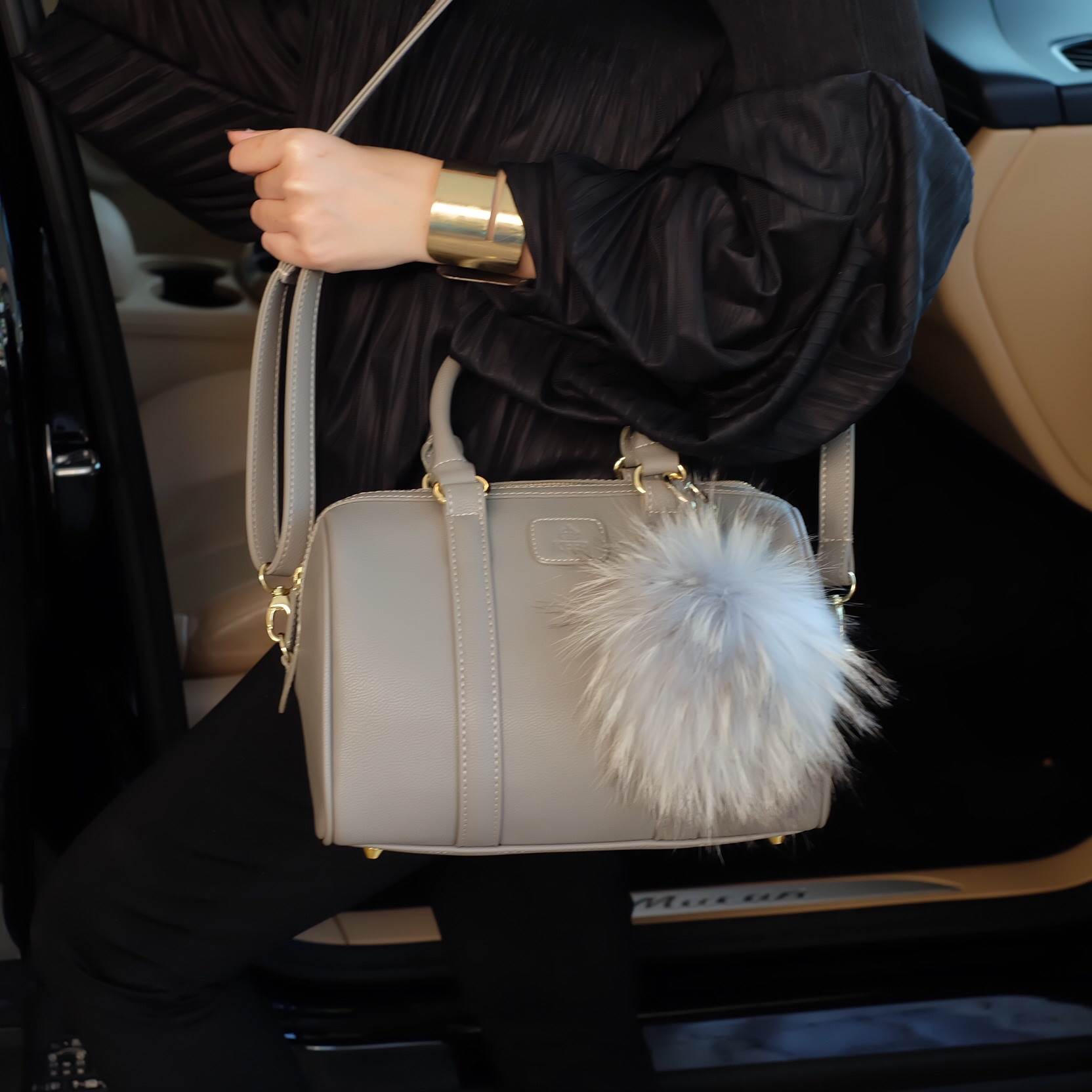 รุ่นขายดีที่สุด !! สีใหม่มาเพิ่มค่า 😘🙏🏻 👜ดีเทลกระเป๋า 🌵สินค้าขายดี ขนาด มินิ สวยมากคะ >> รุ่น KEEP leather Pillow bag สวย น่ารัก ขนาดตอบทุกโจทย์การใช้งาน เห็นแล้ว หลงรักเลยคะ ตัวกระเป๋าขนาดกำลังดี จุของคุ้ม หน