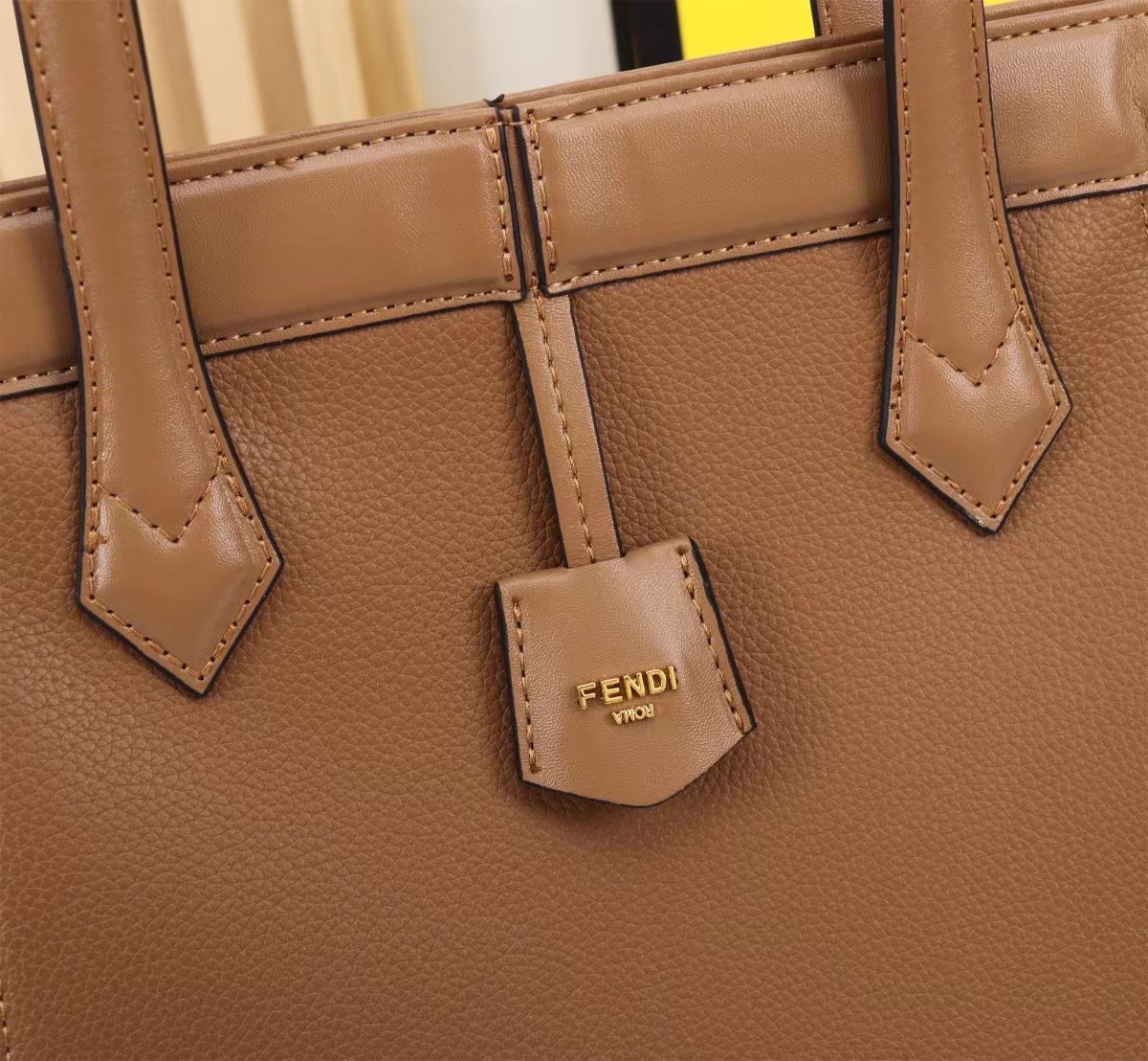 พร้อมส่ง 3 สี FENDI Origami Large Brown FF jacquard fabric bag / FENDI Tote Bag กระเป๋าทรงโท้ทใบใหญ่ สะพายได้2ทรงรูปลักษณ์สวยงามทันสมัย 🧡 เกรดออริจินอล 1:1 สลับแท้