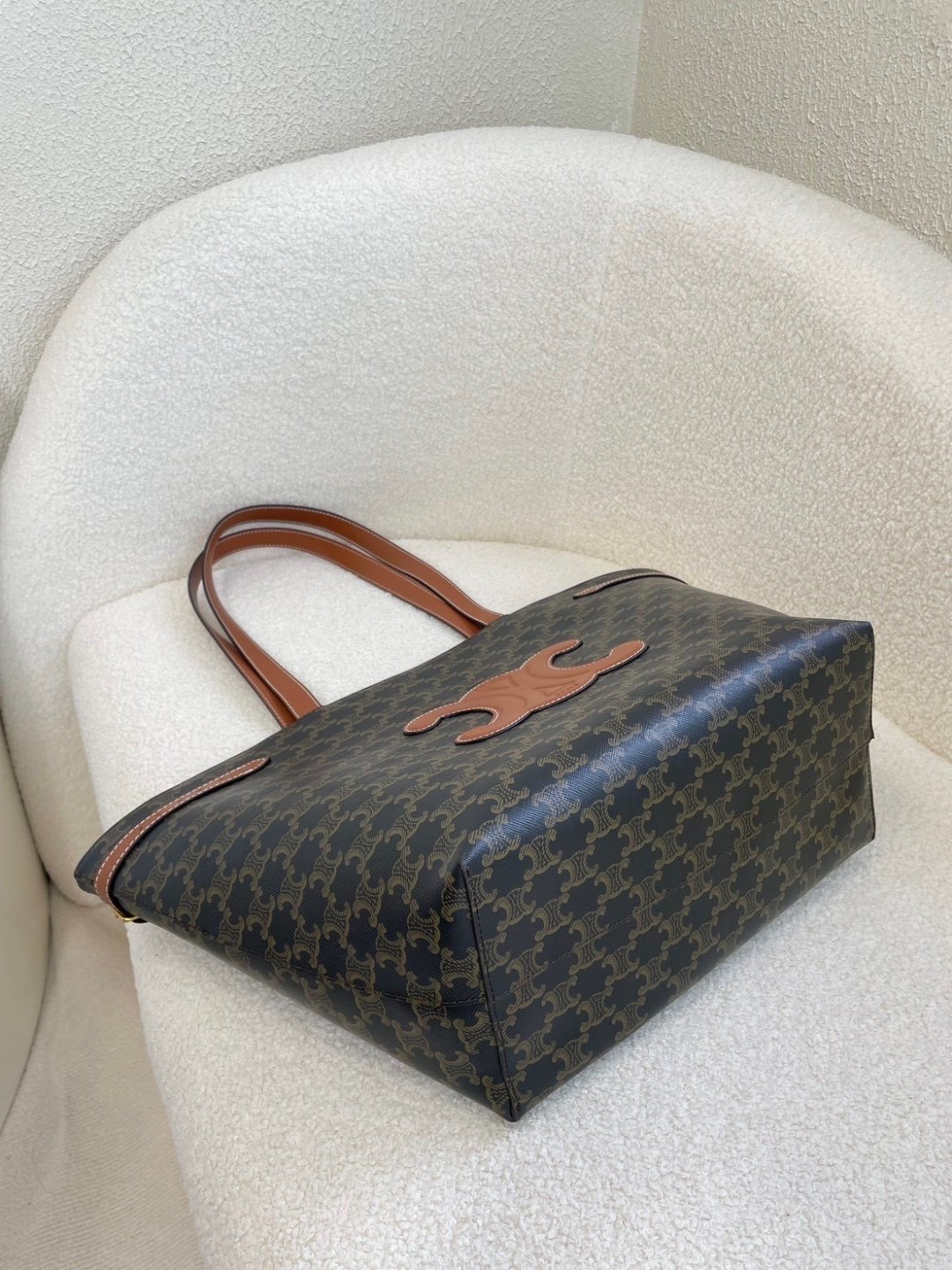 ELINE MEDIUM CABAS ANAÏS CUIR TRIOMPHE in Grained / Celine Tote Bag กระเป๋าสะพายทรงโท้ท ใบใหญ่จะสัมภาระได้เยอะ สวยคลาสสิค เกรดออริ 1:1