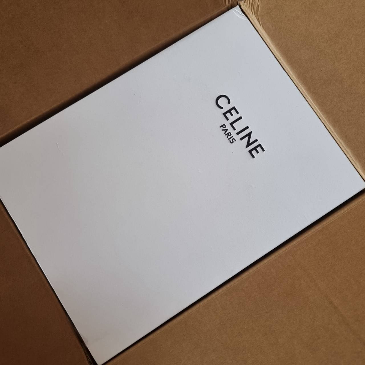 CELINE small camille soft bag มาแรงมาก! กับกระเป๋าที่ตัวแม่ใช้กันเยอะสุดๆ แม่ชมเอย อินฟลูดังๆมีใช้กันครบ ด้วยรูปทรงยอดนิยม