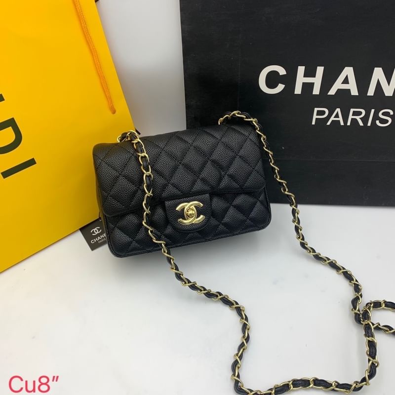 Chanel Classic mini flap bag กระเป๋าสะพายคลาสสิกรุ่นยอดนิยม ดีไซน์เรียบ หรูหรา สะพายแล้วขับผิว ไซส์มินิ สะพายเป็น everyday look หรือออกงานก็คลาสสิคสุดๆ!!