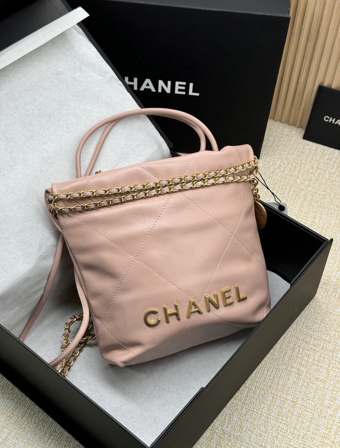 Chanel 22 Mini Handbag With Pearl Chain กระเป๋าทรงโท้ท เกรดออริ สลับแท้ 1:1 ใช้งานต่างประเทศได้