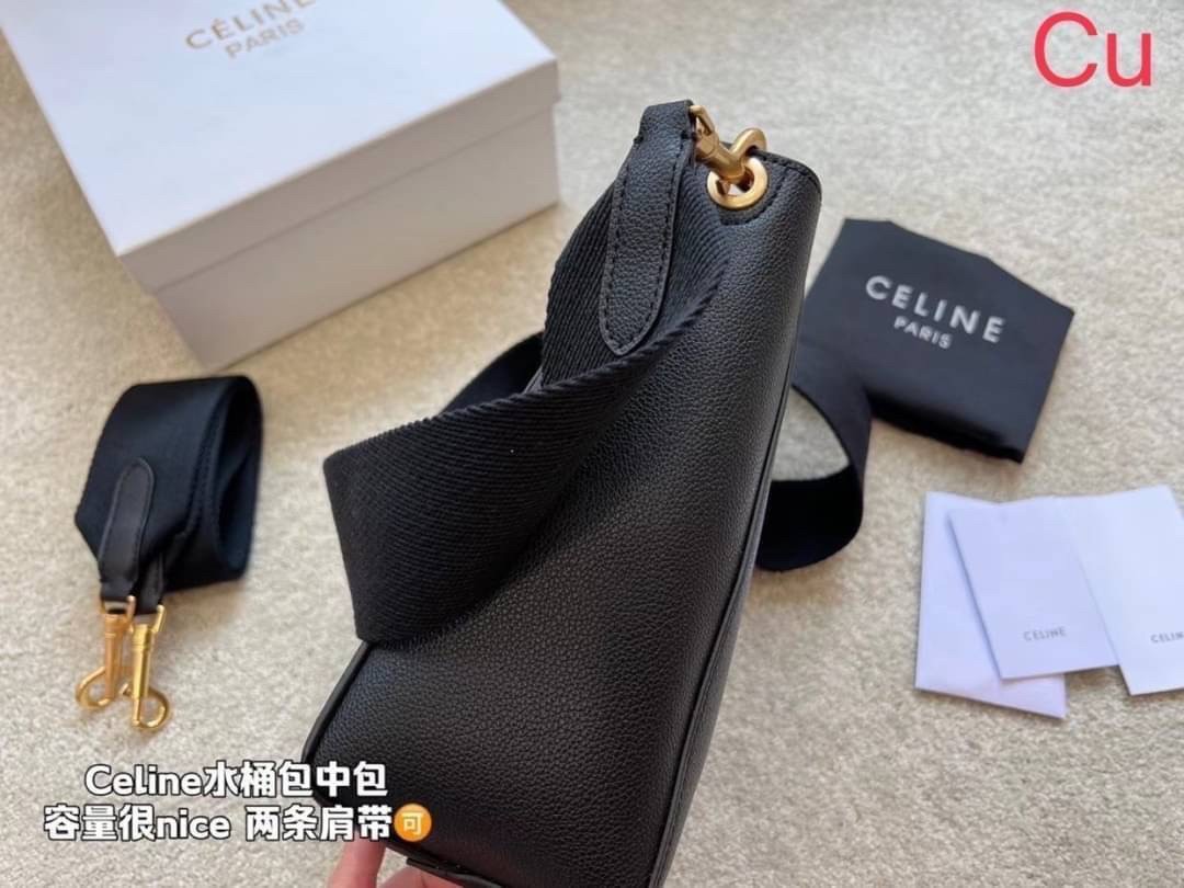CELINE SANGLE SMALL BUCKET BAG กระเป๋าสะพายทรงบัคเก็ต หนังซอฟอย่างดี น่าใช้มากๆ