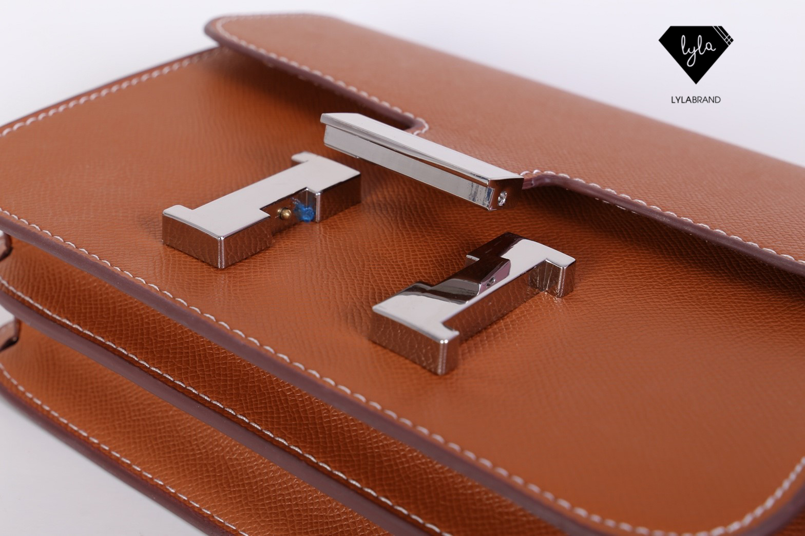 LYLABRAND🔔 Constance Size 23 Cm / Epsom ✨PU top premium นะคะ หนังดีเลอค่าน่าสอยมากกก บอกคำเดียวเลยว่าเด็ดสุด !! เหมือนหนังแท้เบอสุดค่ะคูณผู้หญิง ลูกค้าเก่าน่าจะทราบกันดีอยู่แล้วว่าคุณภาพของร้านนี้ต้องมาเป็นอันดับหนึ่งเท่านั้น อิอิ มีสายยาวส