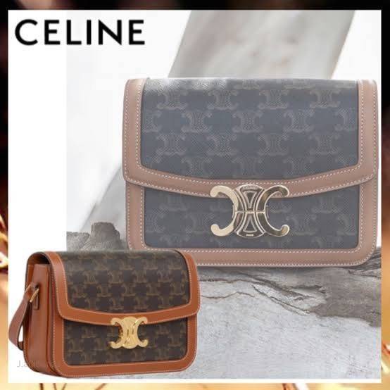 VIP 】Celine TEEN MEDIUM TRIOMPHE BAG IN TRIOMPHE CANVAS สาวๆที่กำลังมองหากระเป๋าน่ารักเอาไว้ใช้ในวันสบาย ๆ แต่ไม่รู้เลือกกระเป๋า Celine รุ่นไหนดี แนะนำรุ่นนี้เลยคะ เป็นกระเป๋าสะพายข้างขนาดกำลังดี สวยแบบคลาสสิก หรูหราด้วยแคนวาสเคลือบลาย Triomphe อีกทั้งยัง