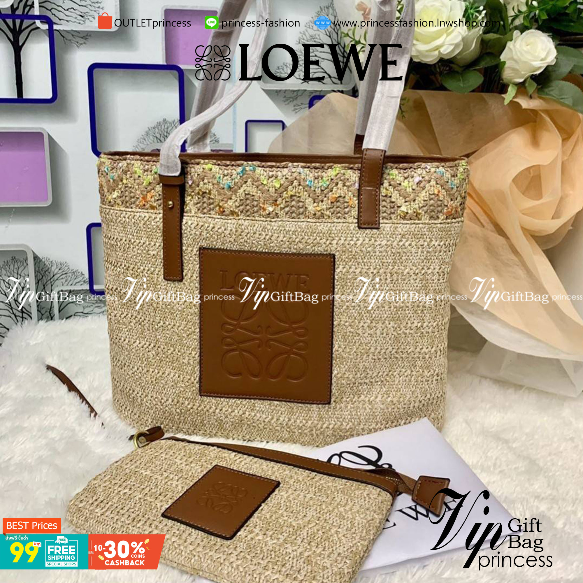 LOEWE TOTE BAG VIP GIFT WITH PURCHASE (GWP) พรีเมี่ยมกิ๊ฟ Limited Edition จาก LOEWE PERFUME DUTYFREE COUNTER วัสดุ Textile Canvas & CalfSkin งานสวยหรู รูปทรงวินเทจมาพร้อม Clutch ใบเล็กเข้าชุด ซื้อ 1 ได้ถึง 2 ด้านหน้าปักโลโก้แบรนด์ LOEWE ผ้าเนื้อหนาใช้งานท