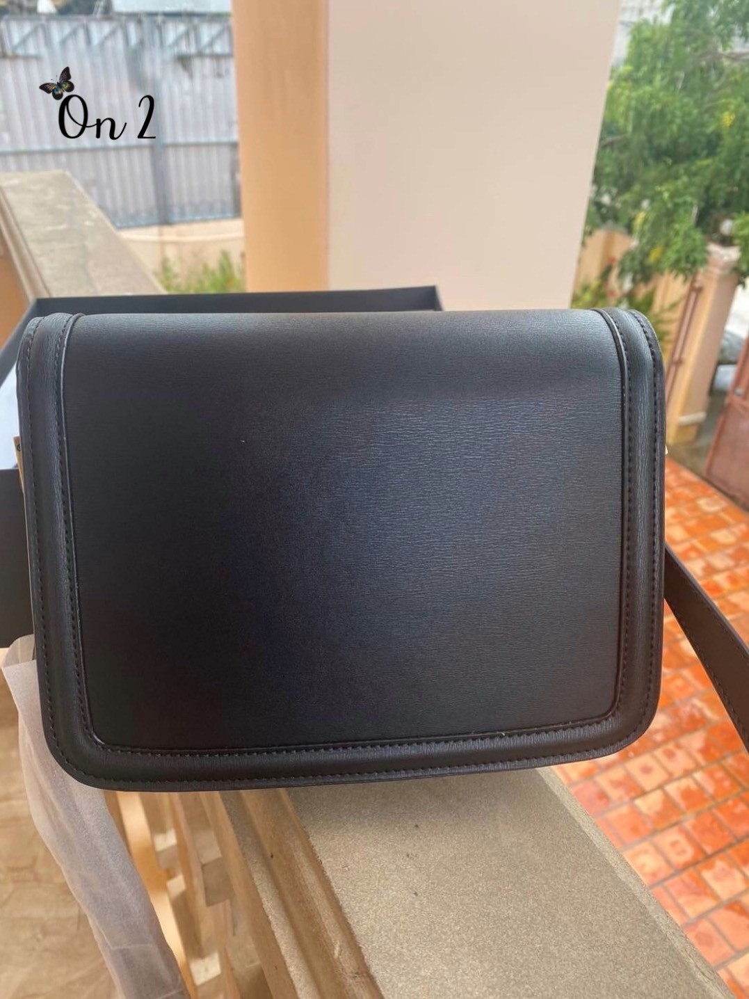 ไอเท็มขึ้นแท่น the best seller!! YSL SOLFERINO SATCHEL LEATHER / YSL crossbody bag กระเป๋าสะพายข้าง โลโก้โดดเด่น ดีเทลดูแพงด้วยตัวล็อค ใช้งานง่าย แน่นหนา งานหนังสวยเต็มใบ ภายในเป็นช่องโล่ง ใส่ของสำคัญได้เลยสบายๆ สายสะพายครอส ปรับใช้ได้ตามตัว ใบจริงสวยคม ร