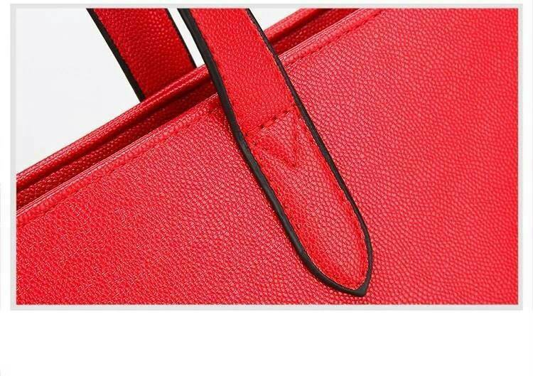 Victoria’s Secret Tote Bag 2019 กระเป๋าถือหรือสะพายลายหนังคาเวียร์ สวยด้านหน้าประดับด้วยโลโก้ ตัวกระเป๋าแต่งด้วยลายปักสวยเก๋ ปากกระเป๋าเปิดปิดด้วยซิปสะดวกใช้ ภายในมีช่องโล่งและช่องเล็กไว้แบ่งเก็บของ ใส่หนังสือ เอกสาร A4 Notebook ipad กระเป๋าสตางค์ ของใช้ไ