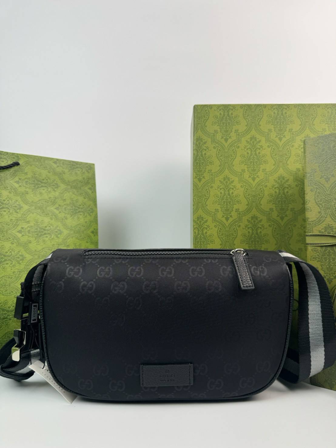 ORI หนังแท้ | GUCCI Nylon Belt bag Black กระเป๋าคาดอก คาดเอว ดีไซน์วินเทจ โทนสีดำสุดคลาสสิก