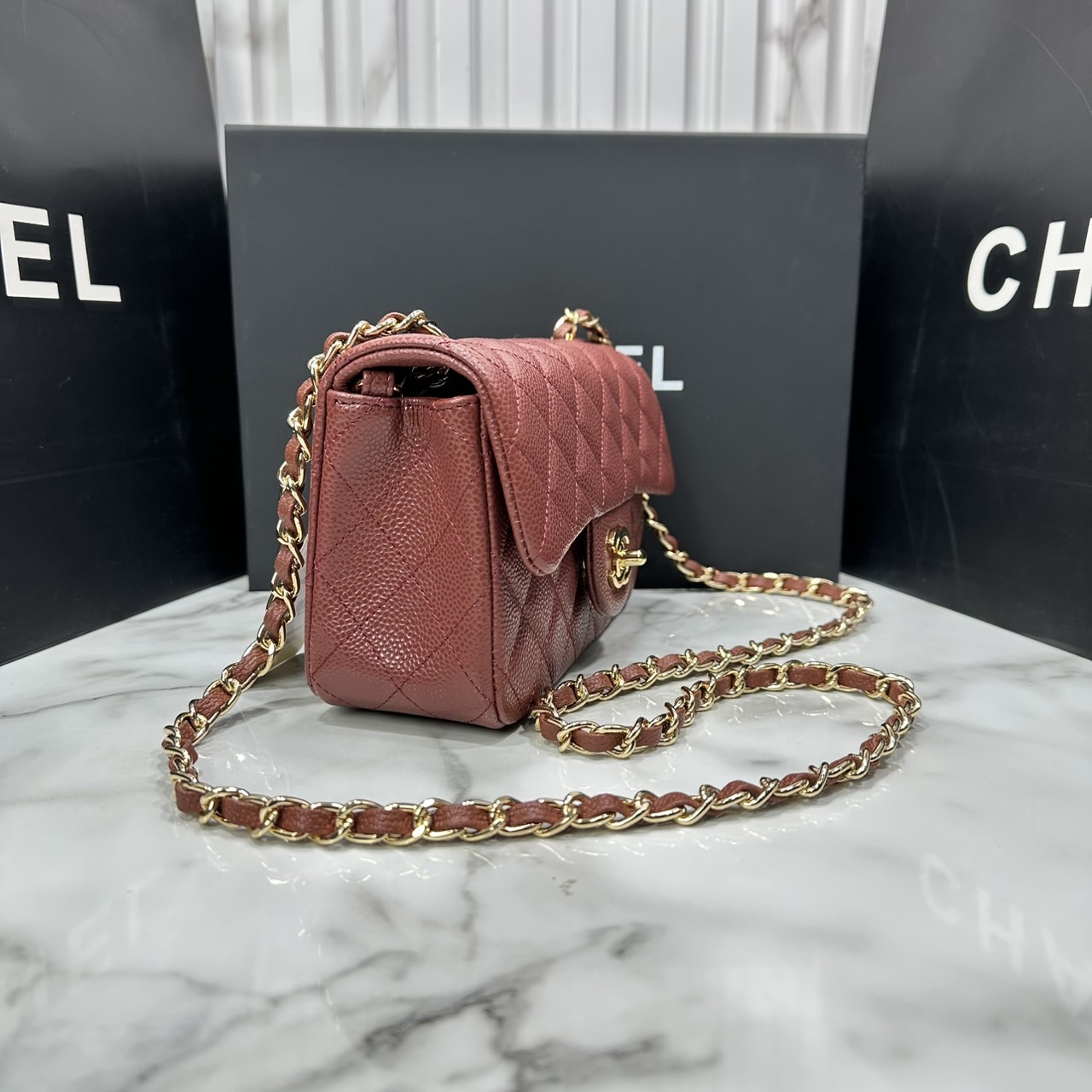 ORI หนังแท้ | CHANEL Classic 20cm shoulder bag กระเป๋าสะพายรุ่นยอดนิยม หรูหราระดับตำนาน สวยงามเหนือกาลเวลา
