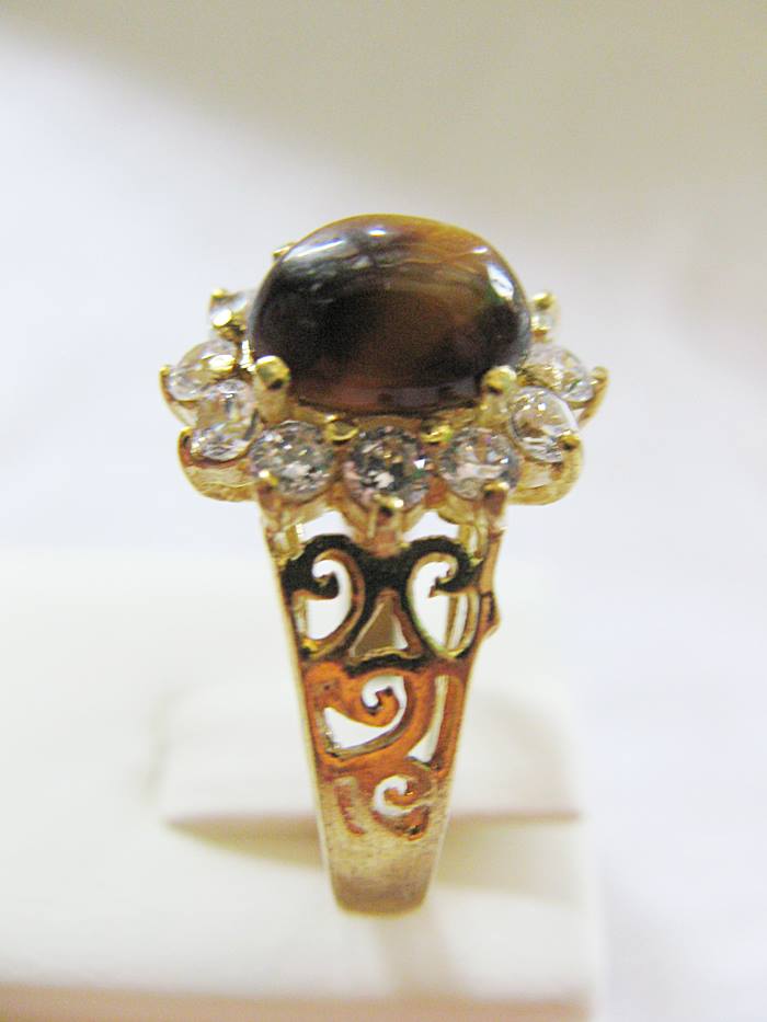 สินค้าหมดค่ะ แหวนพลอยตาเสือล้อมเพชรแบบผู้หญิง(คุ้มครอง)แบบเล็กค่ะ