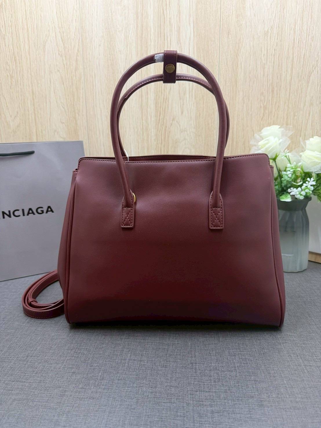 ORI หนังแท้ | Balenciaga Carry All Hampton Bag / Balenciaga Tote Bag 33cm กระเป๋าสะพายทรงโท้ท ภายในโล่งกว้าง ดีไซน์เรียบง่าย เรียบหรู