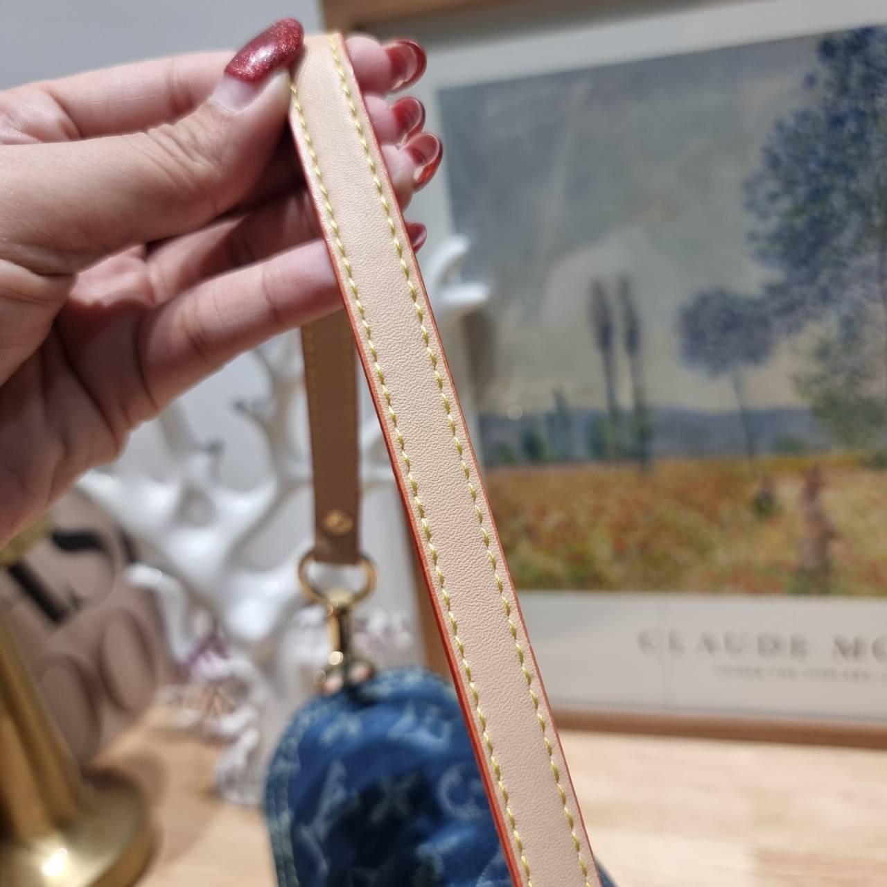 LV mini pleaty denim bag / LV Denim Pochette Bag ฮอตตัวแม่แบบฉ่ำ กับกระเป๋าสะพายไหล่ แรร์ไอเท็มที่สาวๆตามหา ดีไซน์เดนิมสวยโดดเด่น รูปทรงวินเทจ