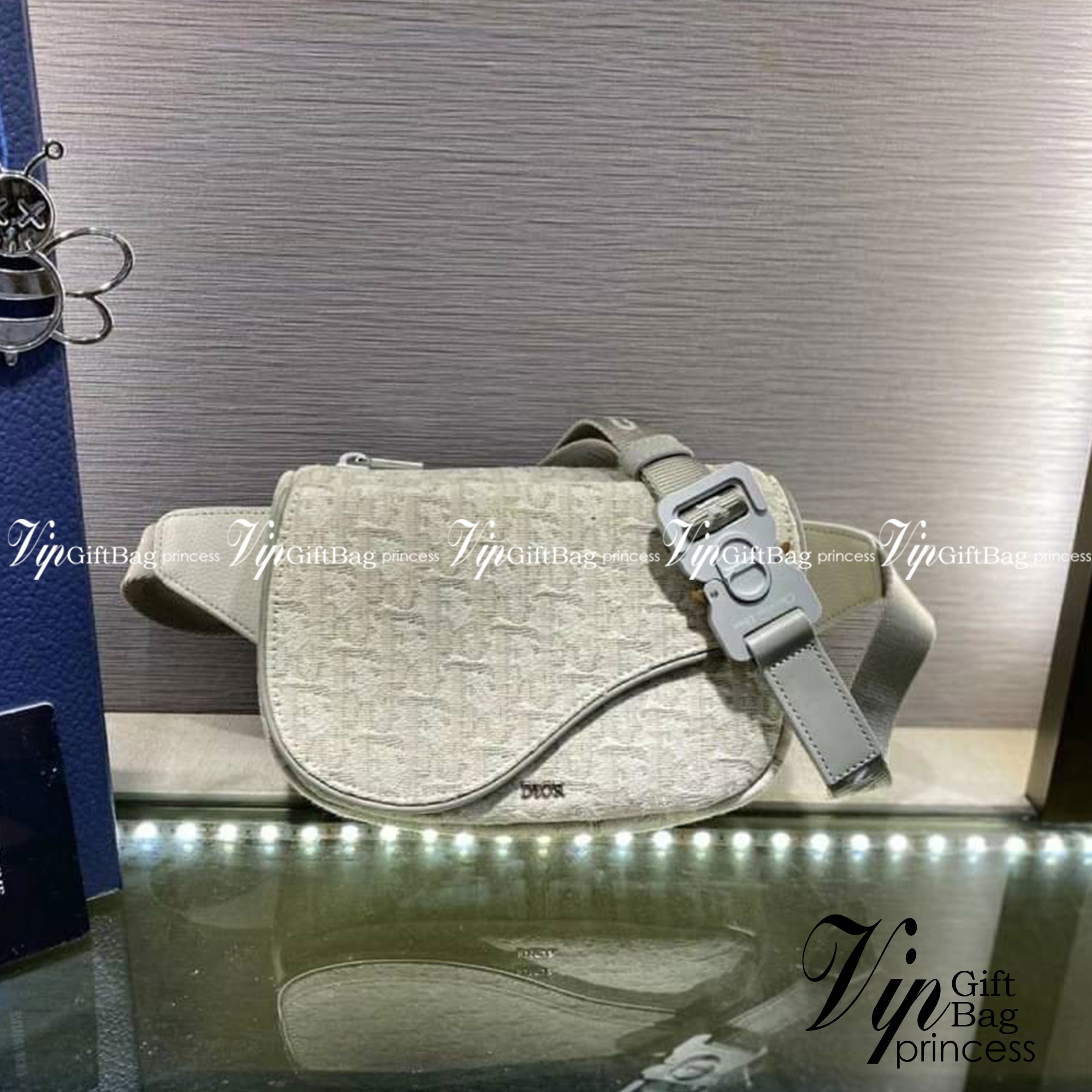 CHRISTIAN DIOR BEIGN AND OBLIQUE JACQUARD SADDLE BELT BAG / Dior Belt Bag เกรดใช้งานสลับของแท้ เกรดออริจินอล ภาพสินค้าถ่ายจากงานขายจริง ใช้งานต่างประเทศได้