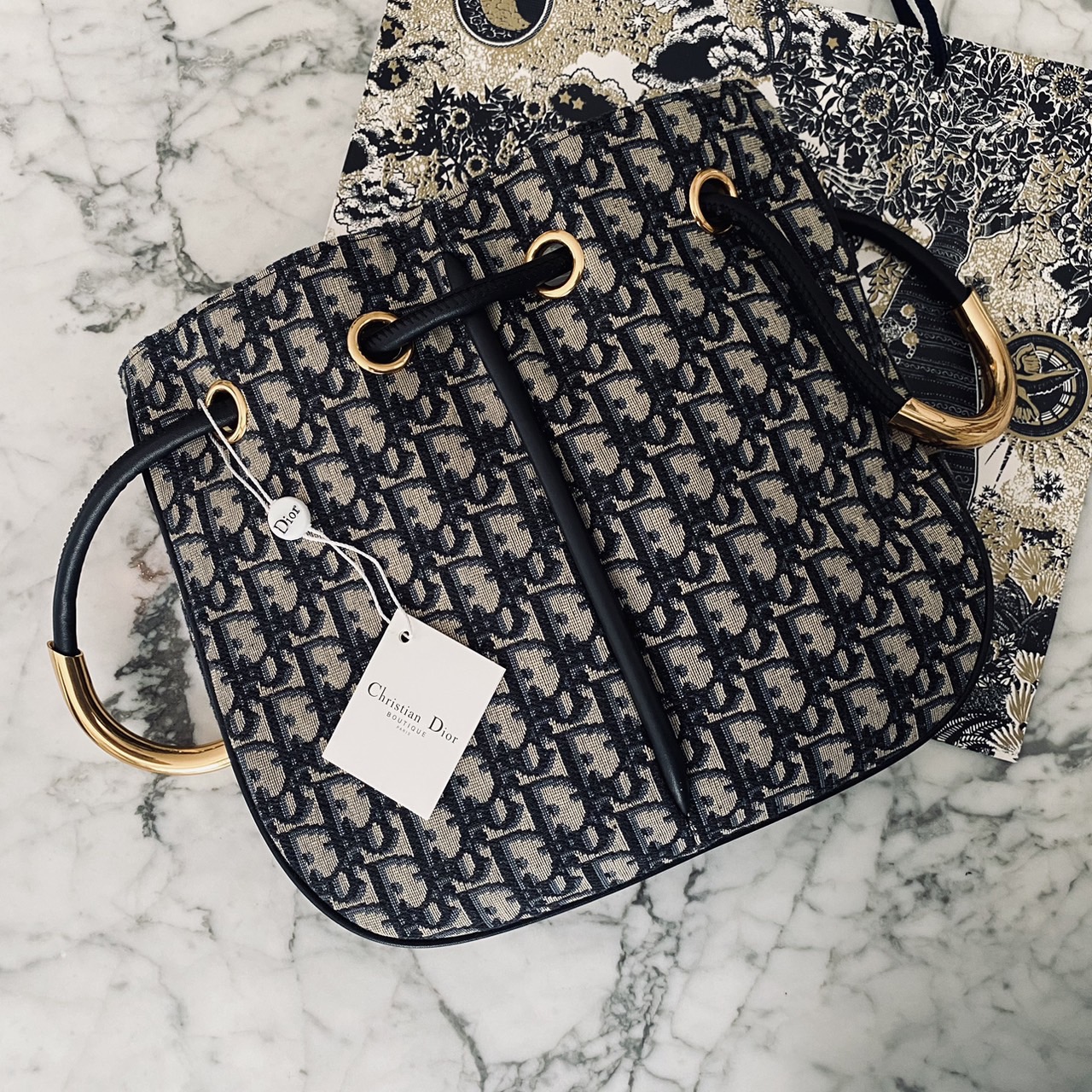 Medium Dior Nolita Bag Blue Dior Oblique Jacquard กระเป๋าสะพายทรงโท้ทรุ่นใหม่ New for Fall 2024 งานผ้าทอลายแบรนด์อย่างปราณีต สวยหรูเป็นเอกลักษณ์ตามแบบฉบับแบรนด์