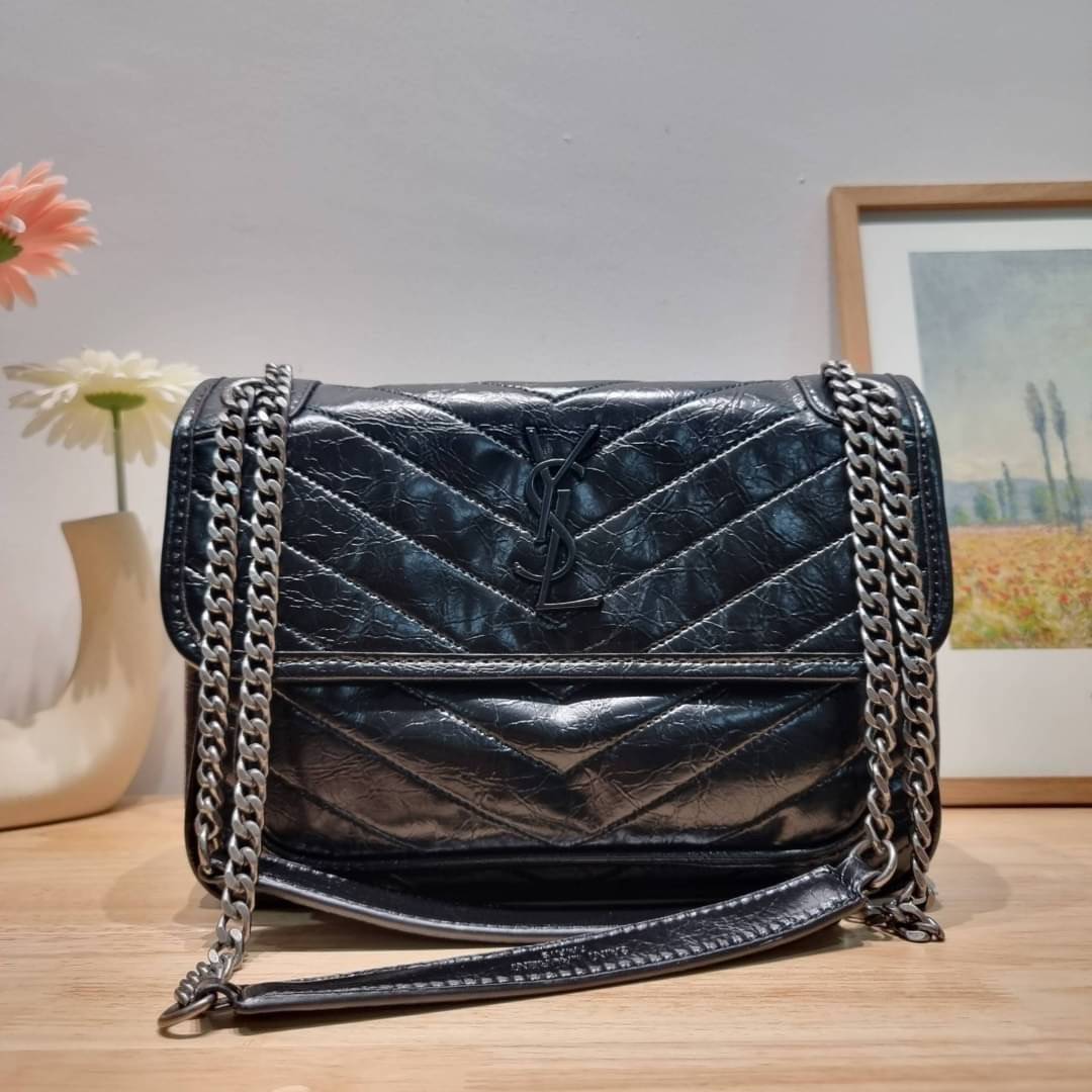YSL niki baby chain bag in crinkled vintage leather / Yves Saint laurent shoulder bag กระเป๋าสะพายทรงคลาสสิค สุดฮอต ที่ใครๆก็ต้องมีใช้ ดีไซน์เรียบหรู วัสดุหนังลายวินเทจสัมผัสดี