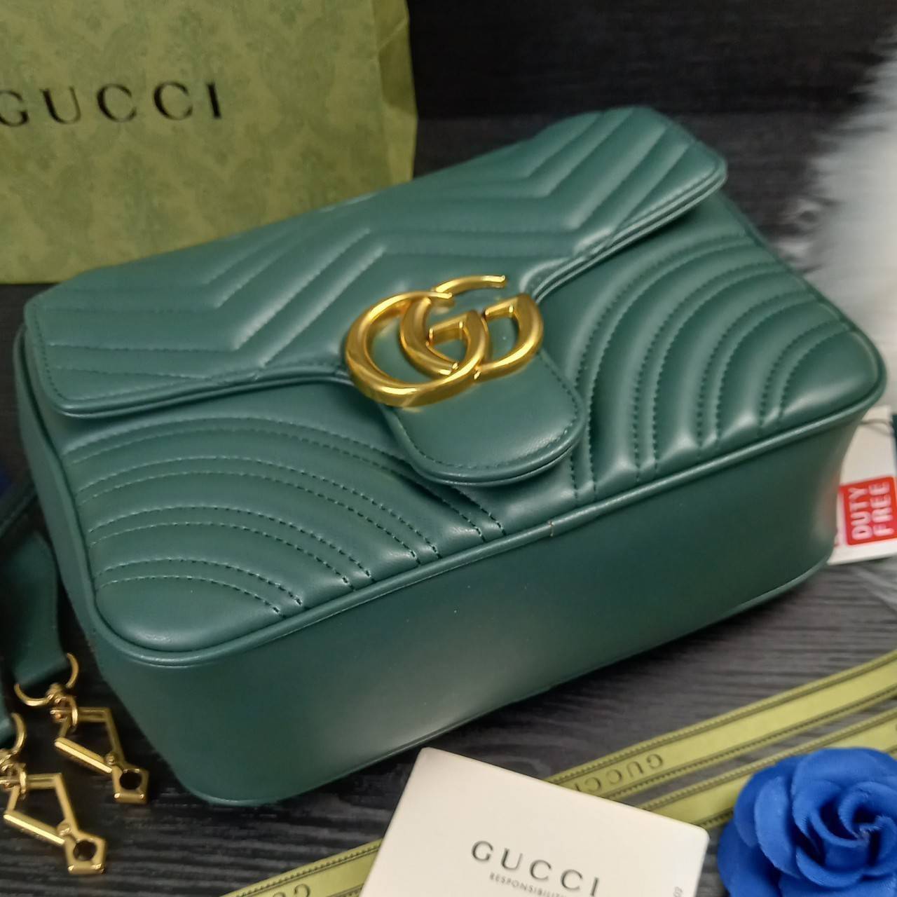 VIP GUCCI GG MARMONT TOP HANDLE SHOULDER BAG / BOLSA GG MATELASSE กระเป๋าถือ กระเป๋าสะพาย คอลเลคชั่นสุดหรู มาพร้อมสายสปอร์ตสะพายยาว สามารถปรับระดับได้ ถอดได้ เป็นอีกรุ่นที่โดดเด่นมากๆ การใช้งานคล้องตัวสุดๆ โดดเด่นด้วยโลโก้ GG ขนาดใหญ่เป็นเอกลักษณ์