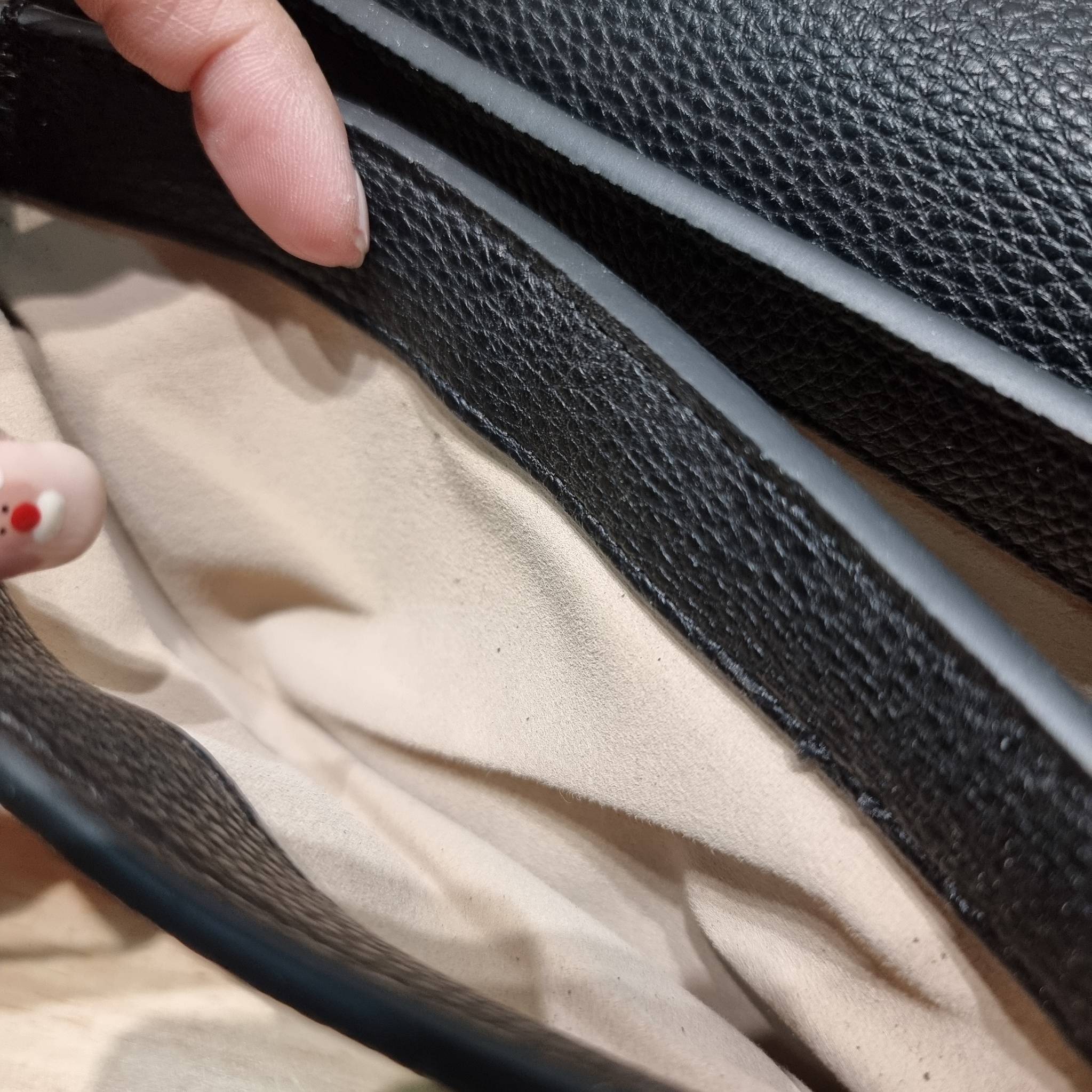 TORY BURCH LIMITED-EDITION MINI BAG รุ่นลิมิเต็ด ที่ sold out ไปแล้วหลายช็อป มีมาให้ช้อปที่นี่! กับกระเป๋าสะพายข้างทรงผู้ดี ไซส์มินิ ที่ผลิตมาในจำนวนจำกัด โดดเด่นด้วยอะไหล่ทองคลาสสิคหรูหรา และสายสะพายโซ่สลับหนัง ทำให้สะพายได้โดยไม่เจ็บไหล่