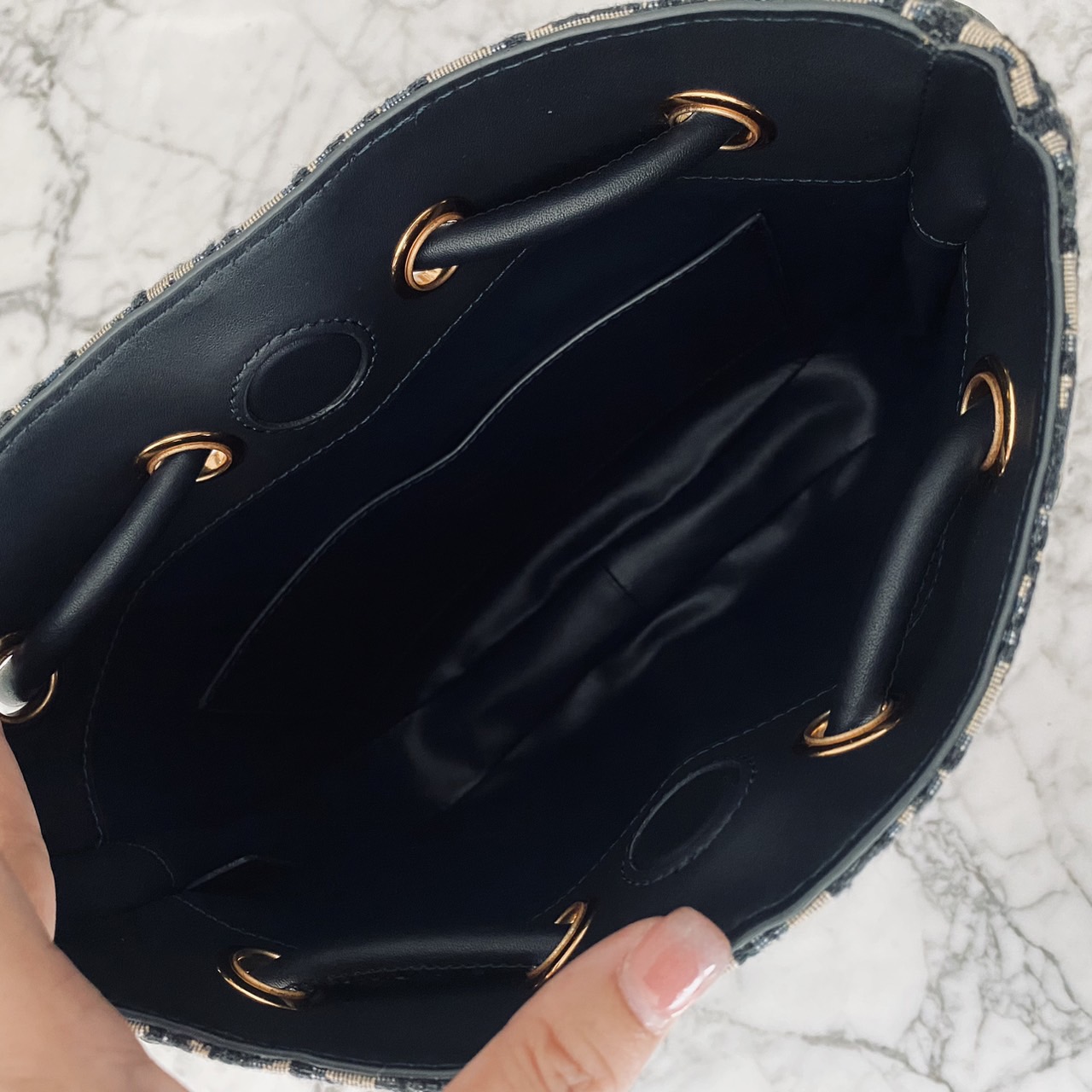 Medium Dior Nolita Bag Blue Dior Oblique Jacquard กระเป๋าสะพายทรงโท้ทรุ่นใหม่ New for Fall 2024 งานผ้าทอลายแบรนด์อย่างปราณีต สวยหรูเป็นเอกลักษณ์ตามแบบฉบับแบรนด์