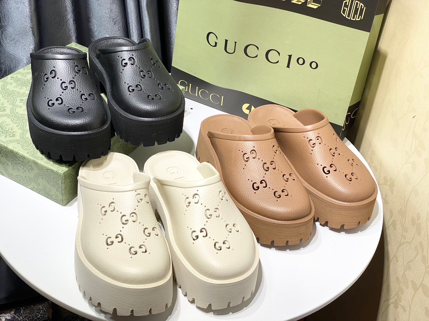 สลับแท้ GUCCI platform perforated G sandal / GG Sandel รองเท้า GG เกรดออริจินอล สลับแท้ พร้อมกล่อง ภาพถ่ายจากงานจริง ใช้งานต่างประเทศได้
