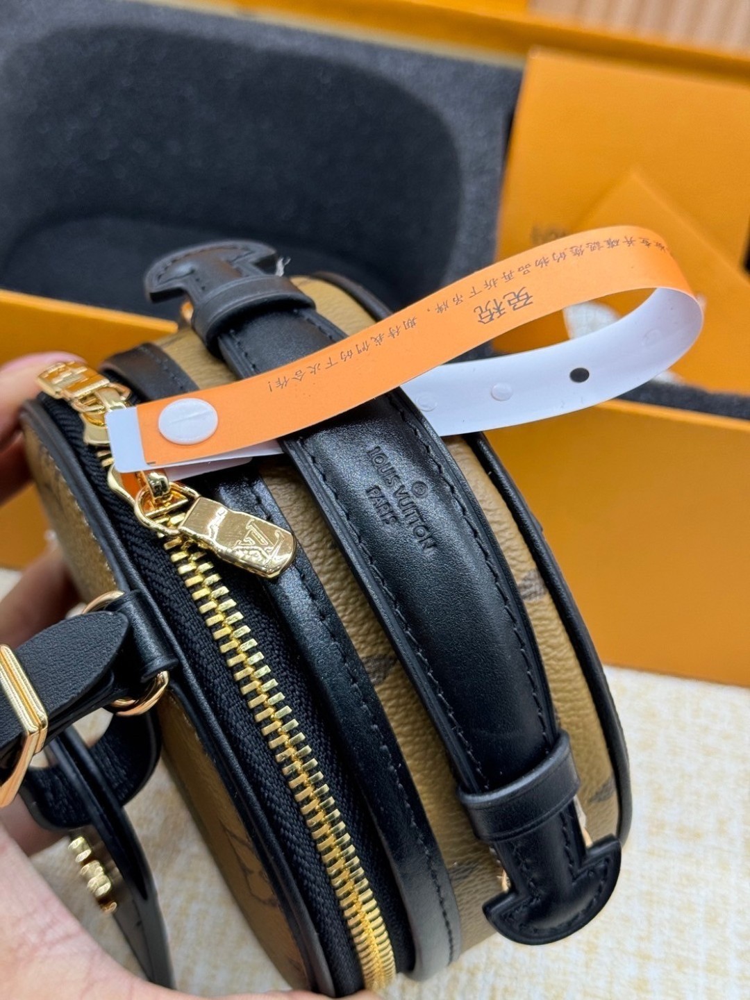 สลับแท้ Top ORI | LV Mini Boite Chapeau / lvpetite กระเป๋าคาดเอว พร้อมสายสะพายข้างได้ หนังแคนวาสแท้ เกรดดีสุด 🤍 เกรดเทพออริจินอล สลับแท้ 1:1 ภาพถ่ายจากงานขายจริง ใช้งานต่างประเทศได้