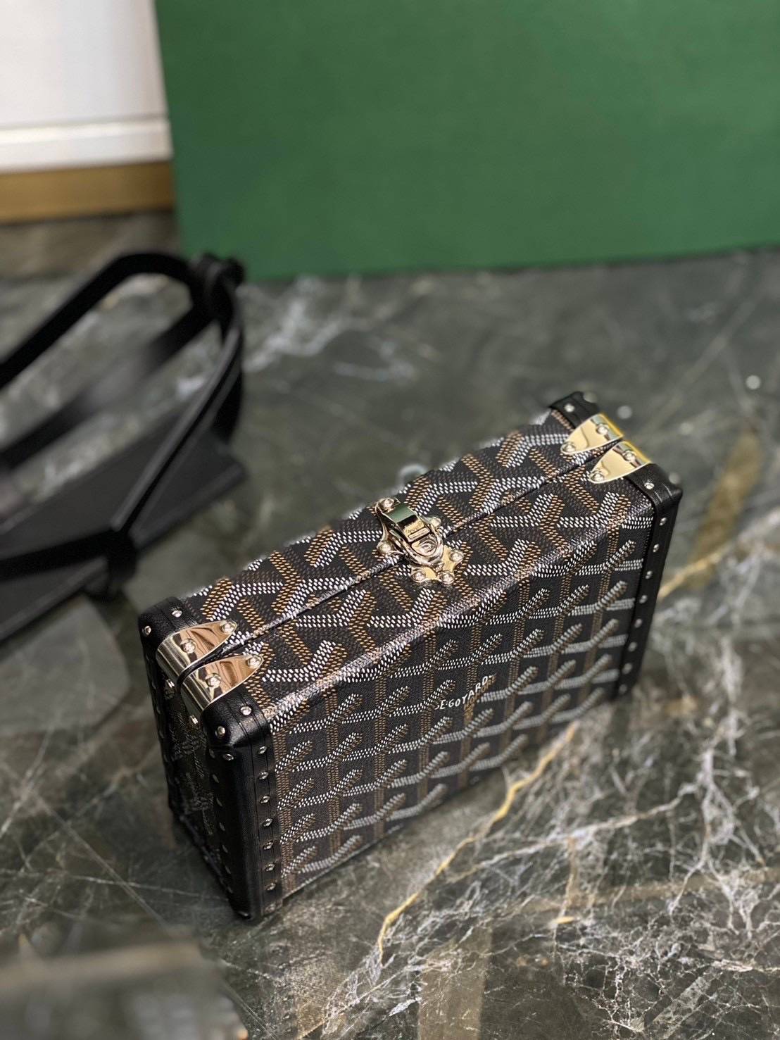 ORI หนังแท้ | Goyard Minaudière Trunk Bag กระเป๋าสะพายทรงแมสเซ็นเจอร์ เป็นคลัตช์ได้ในใบเดียว น้ำหนักเบา ทรงกล่องดีไซน์ใช้งานง่าย สวยหรู