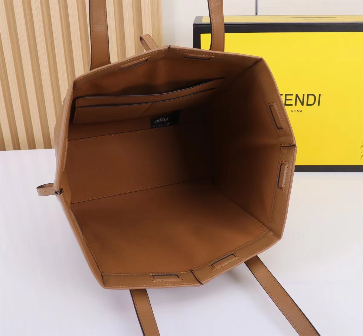 พร้อมส่ง 3 สี FENDI Origami Large Brown FF jacquard fabric bag / FENDI Tote Bag กระเป๋าทรงโท้ทใบใหญ่ สะพายได้2ทรงรูปลักษณ์สวยงามทันสมัย 🧡 เกรดออริจินอล 1:1 สลับแท้