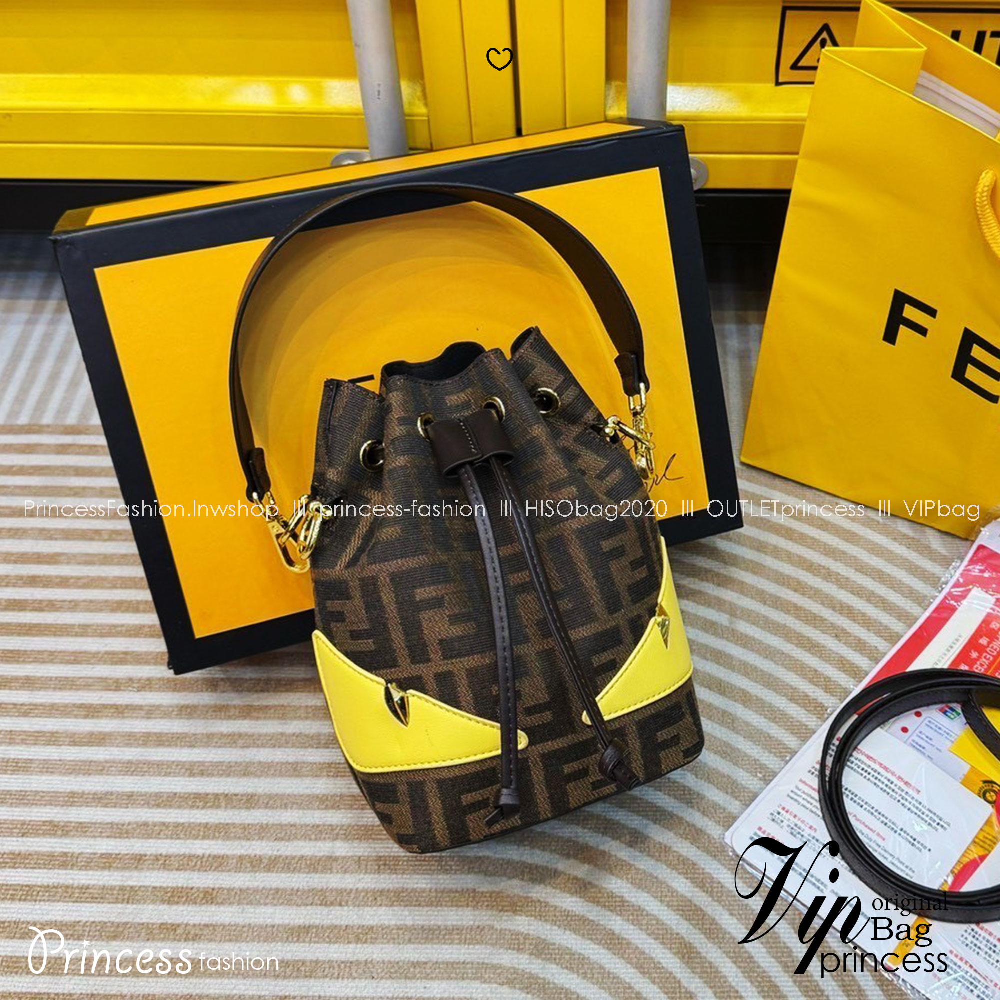 FENDI Mon Tresor Lunar New Year Mini Bucket Bag กระเป๋าสะพายทรงบัคเก็ต ต้อนรับตรุษจีน ด้วยดวงตาปีศาจ หรือ ‘Monster Eyes’ ที่ทำให้กระเป๋าดูขี้เล่นมากขึ้น เป็นการตอกย้ำชื่อรุ่นได้เป็นอย่างดี