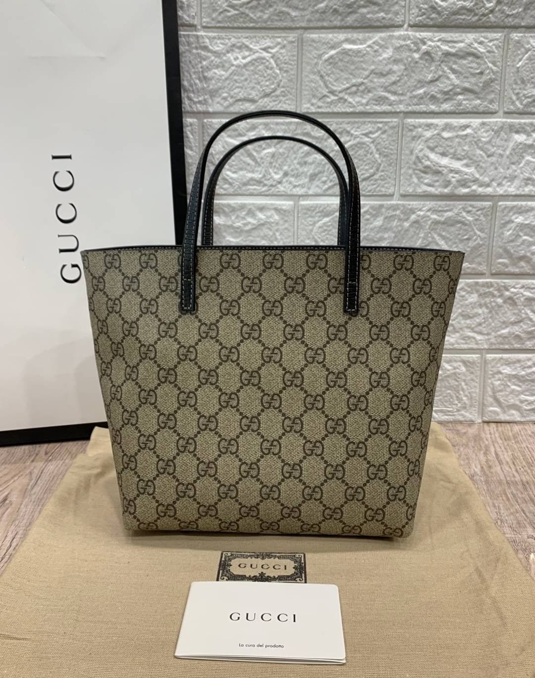 รวมแบบ GUCCI Children's tote bag / Gucci kid tote / Gucci bag พร้อมส่งสต๊อกแน่น กับกระเป๋าโท้ทคิดท์ ไซส์น่ารักน่าใช้ ฮอตไม่หยุด เด็ดทุกดีไซน์ มีลายเข้าใหม่มากกว่าในรูปนะคะ **สินค้าเกรดออริจินอล 1:1 สลับแท้ งานสวยตามรูป ภาพถ่ายจากงานขายจริง ใช้งานต่าง