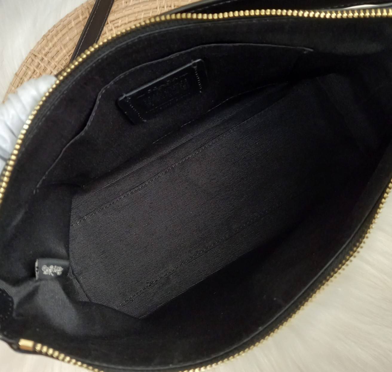 COACH LEWIS SHOULDER BAG IN SIGNATURE CANVAS (COACH F85696)🌺พอชใบใหญ่ ใส่ของได้จุใจ มีสายให้ 2 สาย อะไหล่สีทอง หรูหรา คลาสสิค สายยาวถอดได้ ปรับได้ ช่องด้านใน กว้างมากๆ ใช้ได้ทุกโอกาสจริงๆ แนะนำ ไม่ควรพลาดจ้า