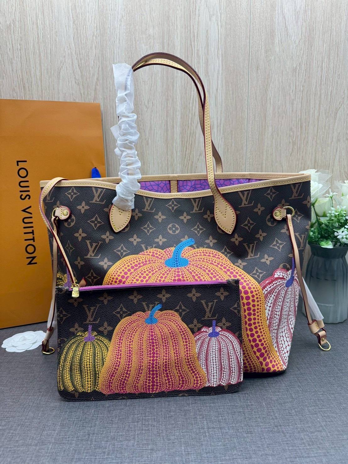 ORI หนังแท้ | LV x YK Neverfull MM Bag Monogram Pumpkin / LV Tote Bag กระเป๋าสะพายทรงโท้ทใบใหญ่ ลายฟักทองหลากสีสดใส